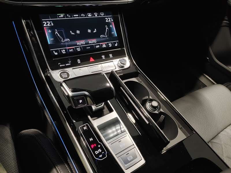 AUDI A8 60 TFSI e quattro tiptronic-image-9