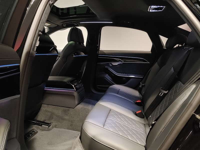 AUDI A8 60 TFSI e quattro tiptronic-image-10