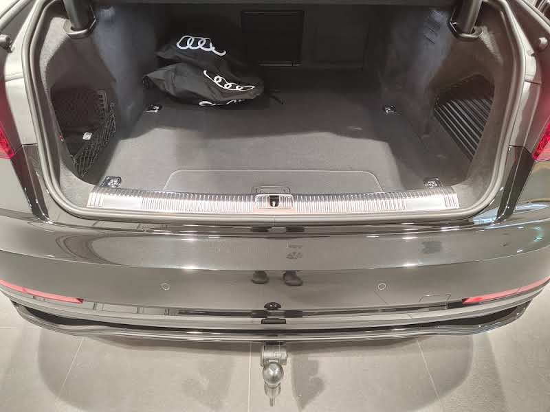 AUDI A8 60 TFSI e quattro tiptronic-image-12