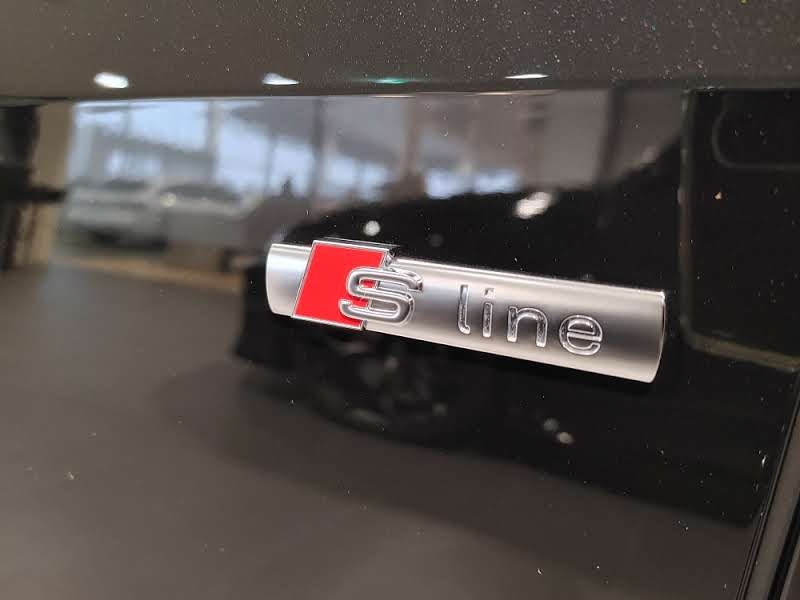 AUDI A8 60 TFSI e quattro tiptronic-image-2