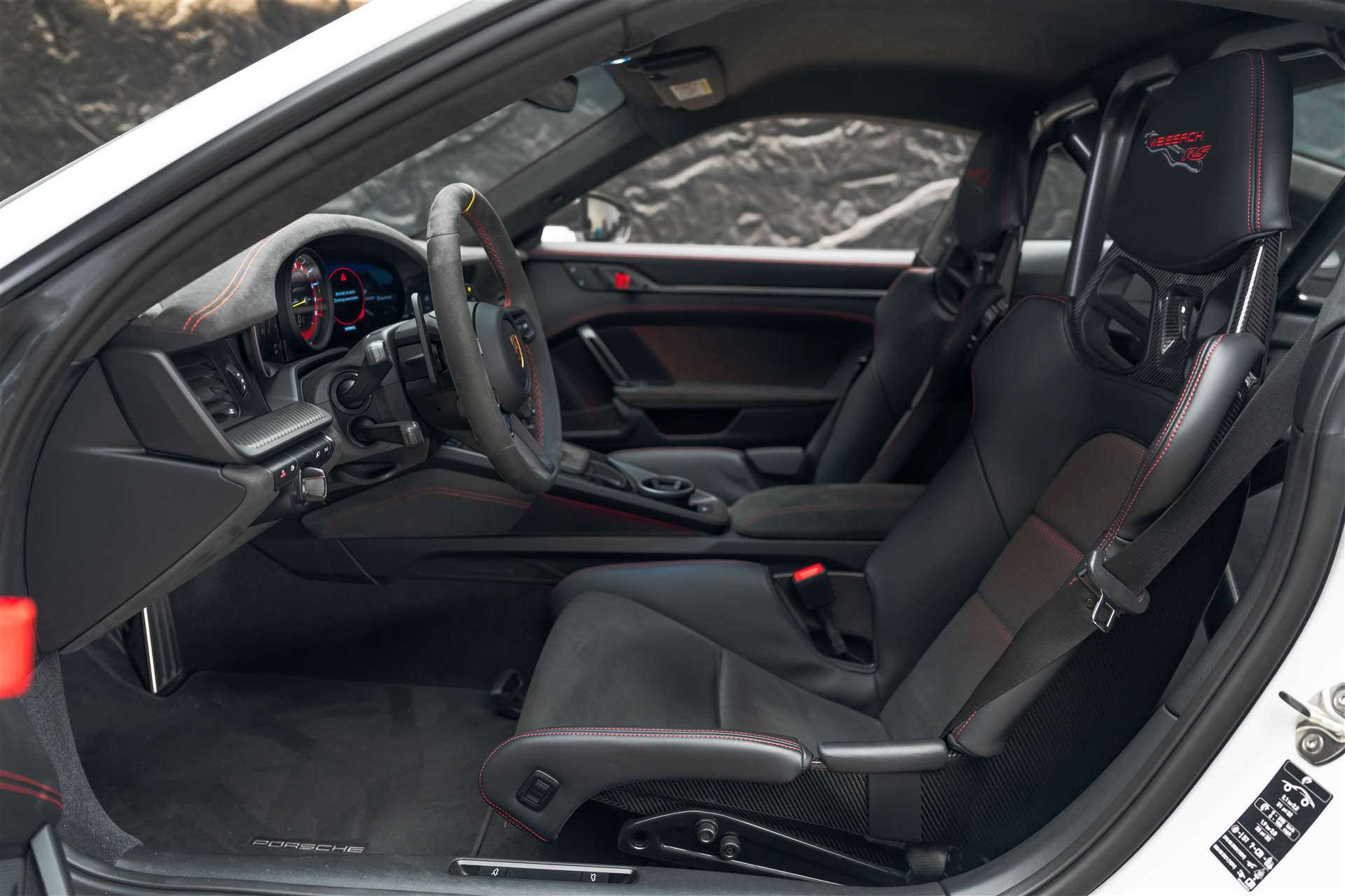 PORSCHE 911 GT3 RS Weissach-image-9
