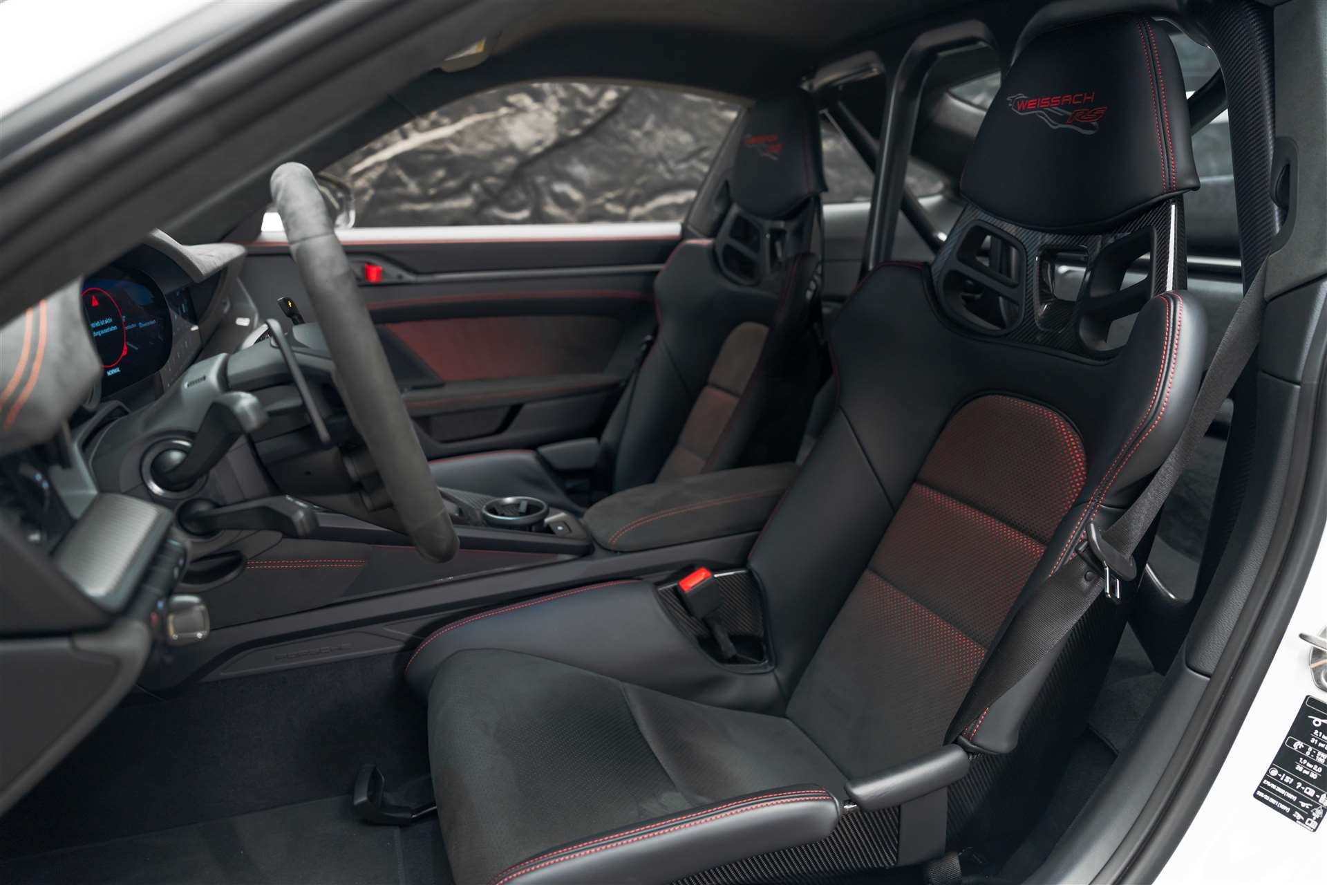 PORSCHE 911 GT3 RS Weissach-image-10