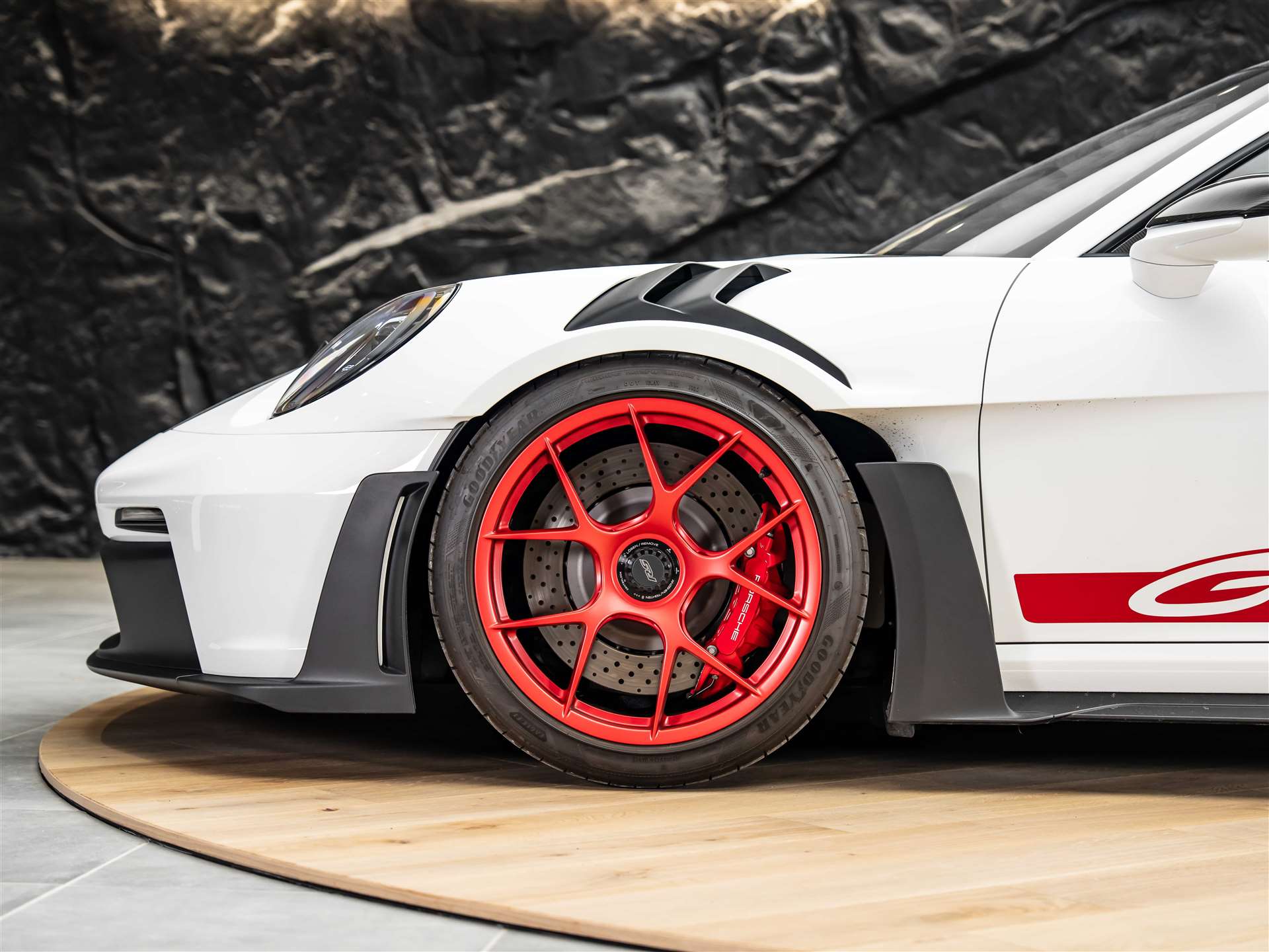PORSCHE 911 GT3 RS Weissach-image-15