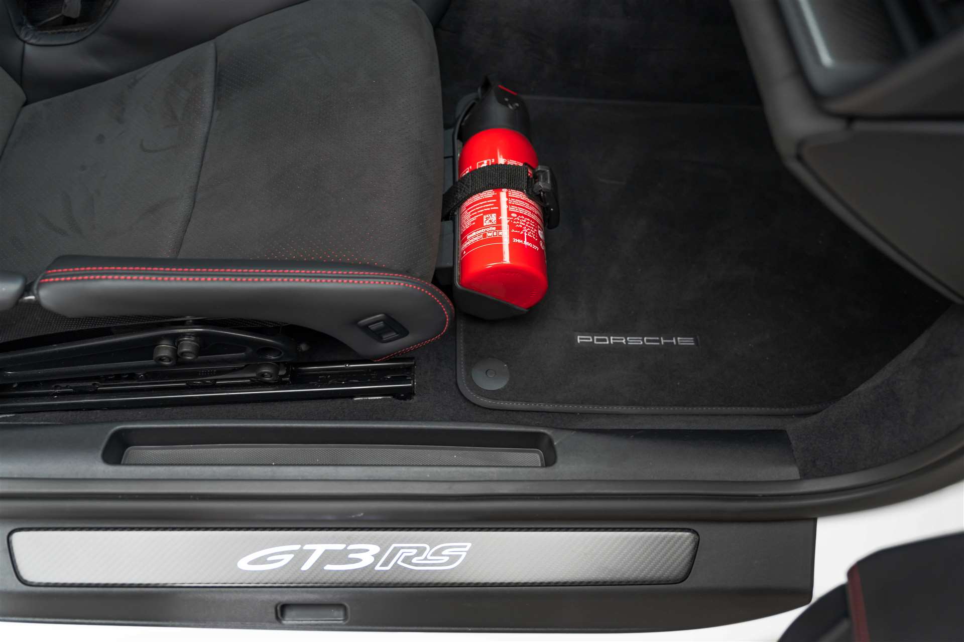PORSCHE 911 GT3 RS Weissach-image-29