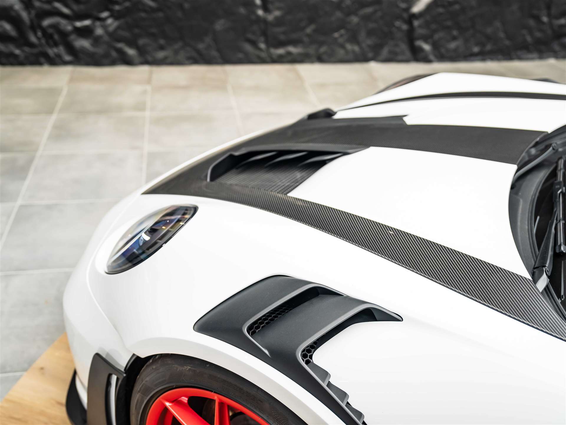 PORSCHE 911 GT3 RS Weissach-image-22
