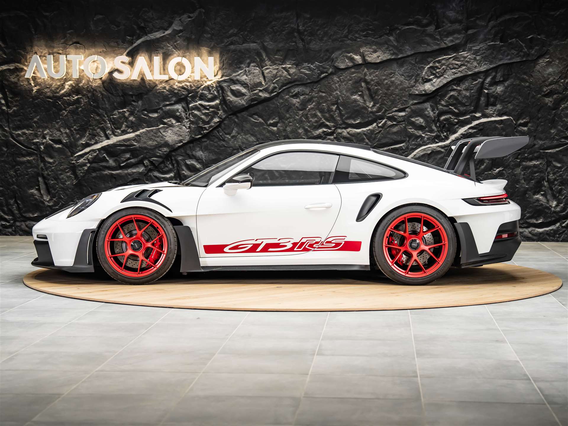 PORSCHE 911 GT3 RS Weissach-image-2