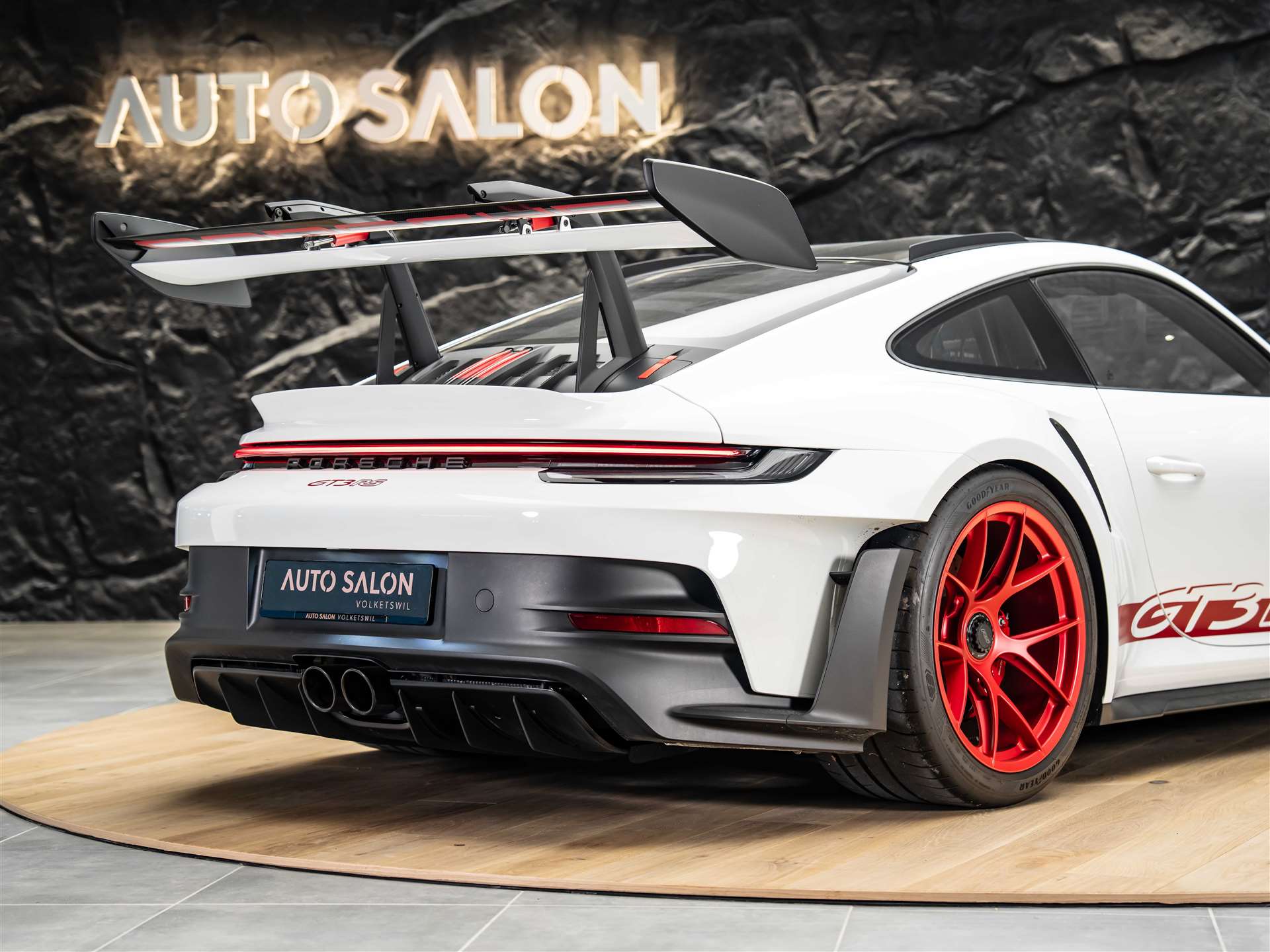 PORSCHE 911 GT3 RS Weissach-image-17