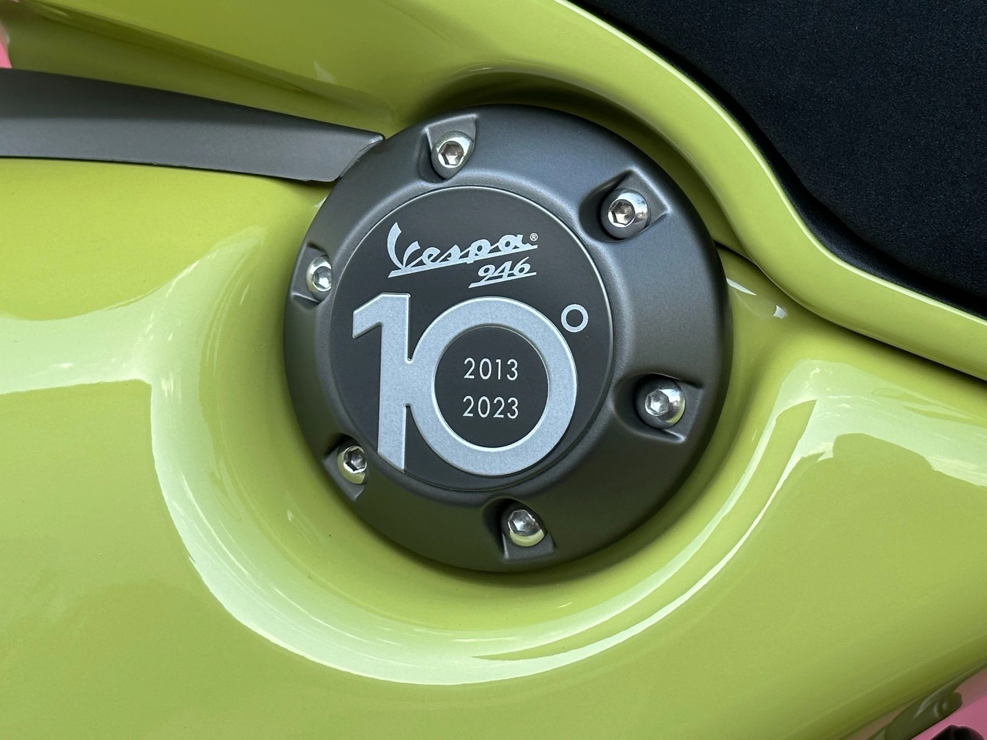 PIAGGIO Vespa 946 125 "BUNNY" 10° Anniversario-showroom-element-1
