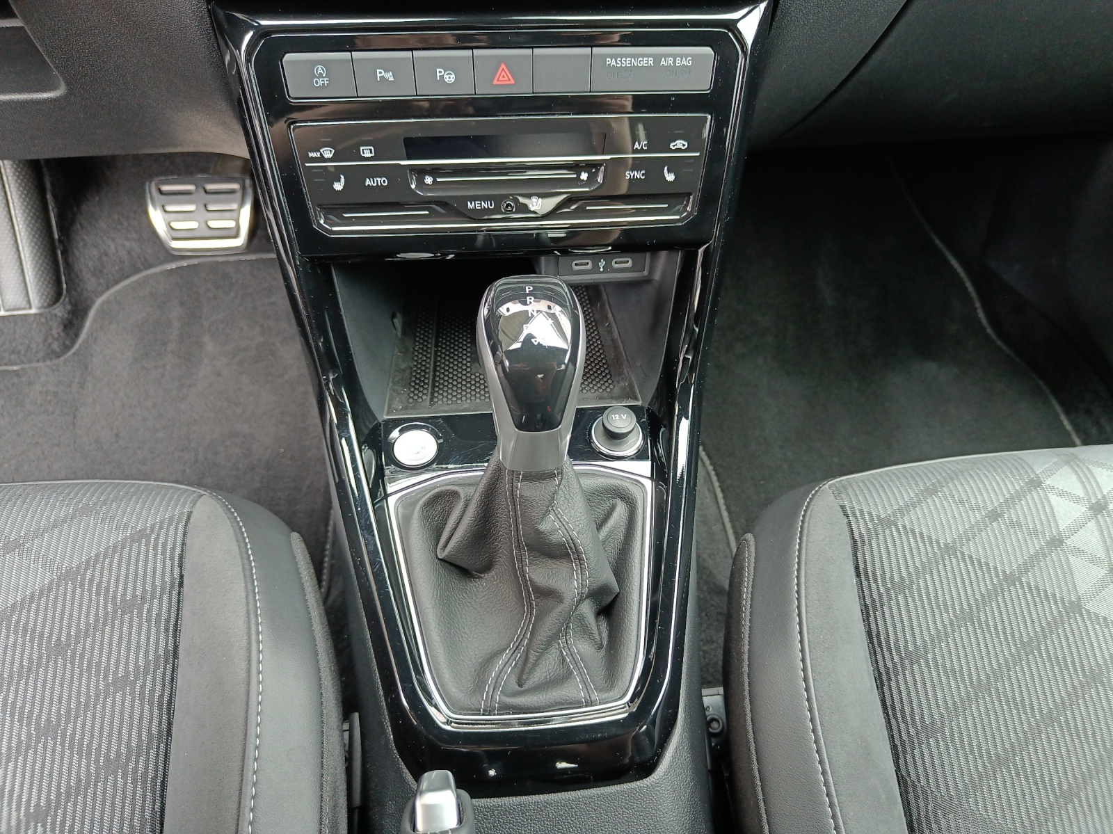 VW T-Cross 1.5 TSI R-Line DSG-image-12