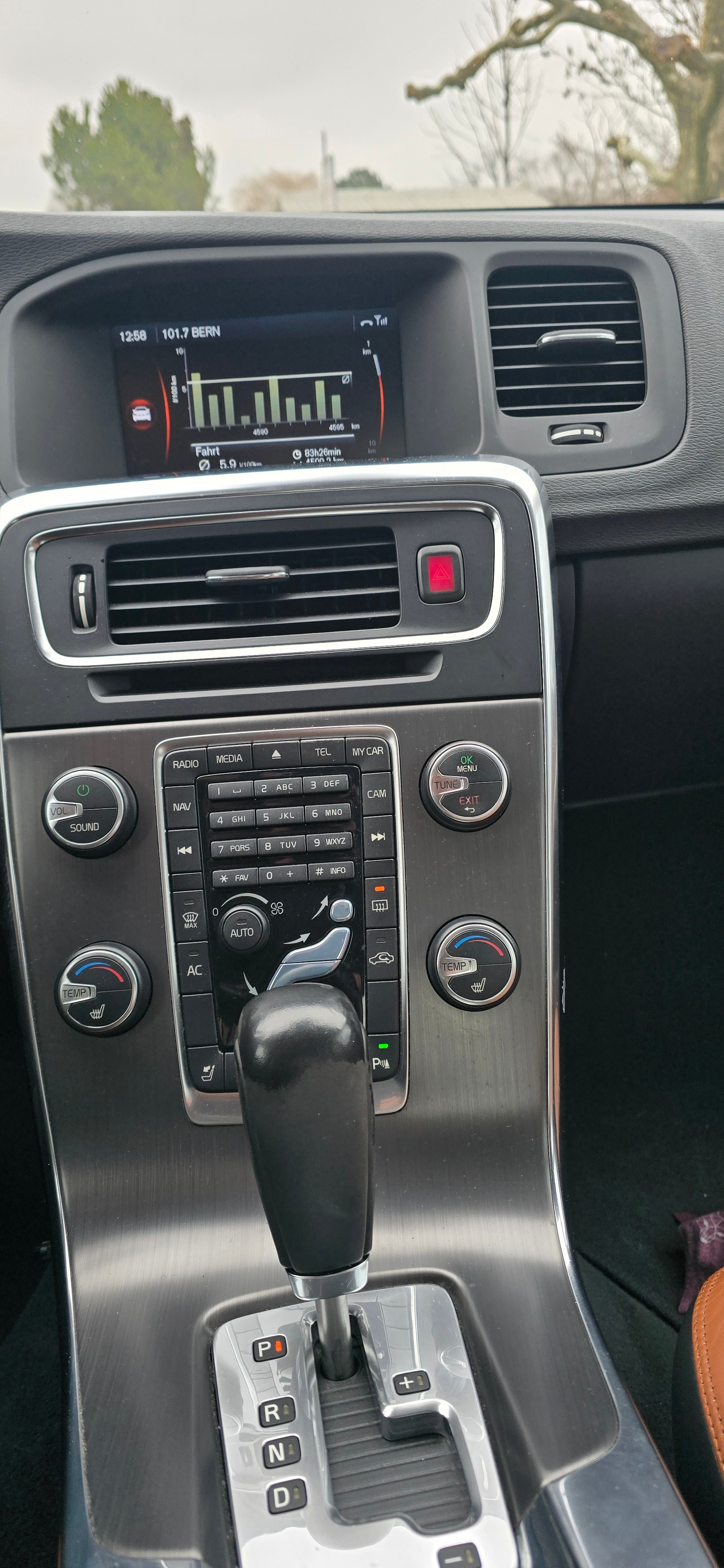 VOLVO S60 D3 Summum Geartronic-image-5