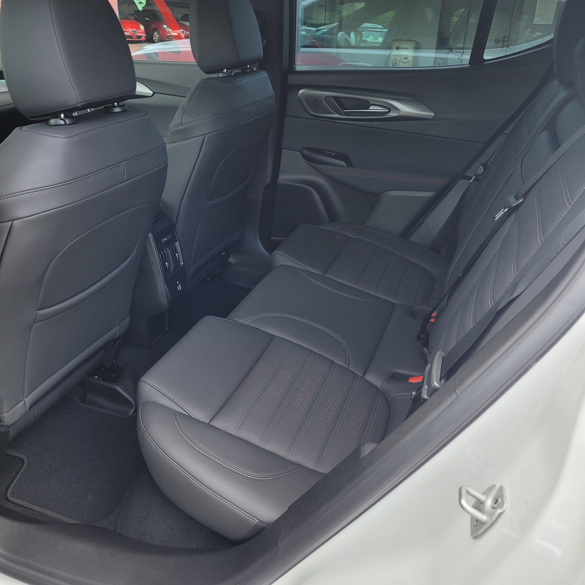 ALFA ROMEO Tonale 1.5 48V Hybrid Tributo Italiano-image-8
