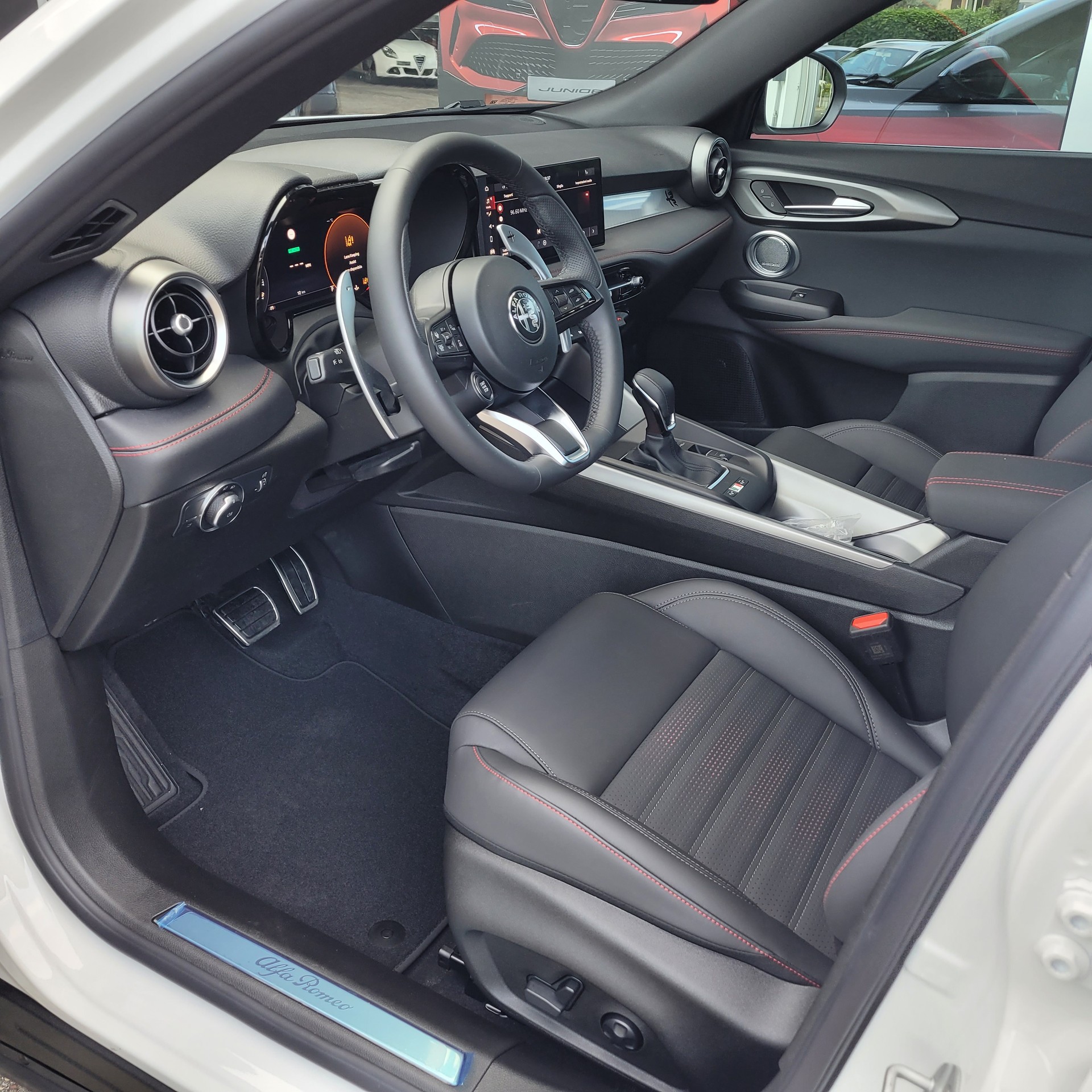 ALFA ROMEO Tonale 1.5 48V Hybrid Tributo Italiano-image-7