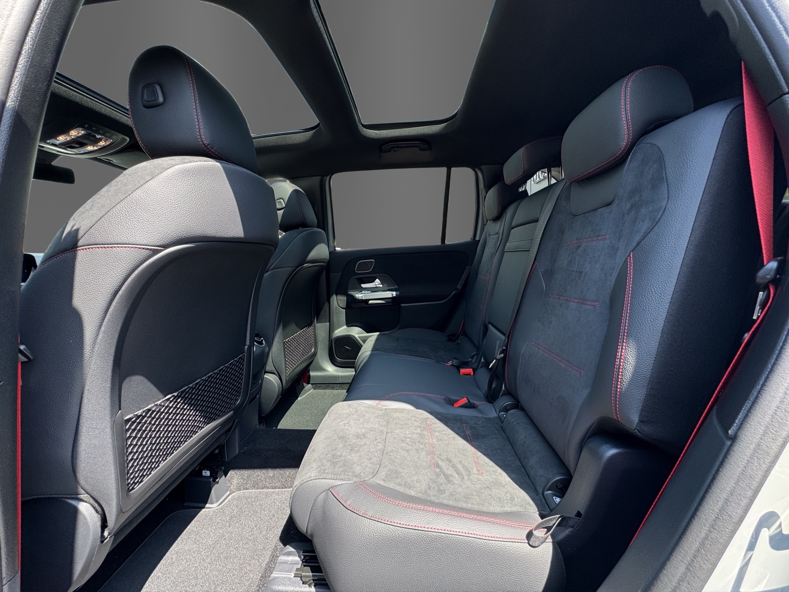 MERCEDES-BENZ GLB AMG 35 4Matic 8G-Tronic-image-12