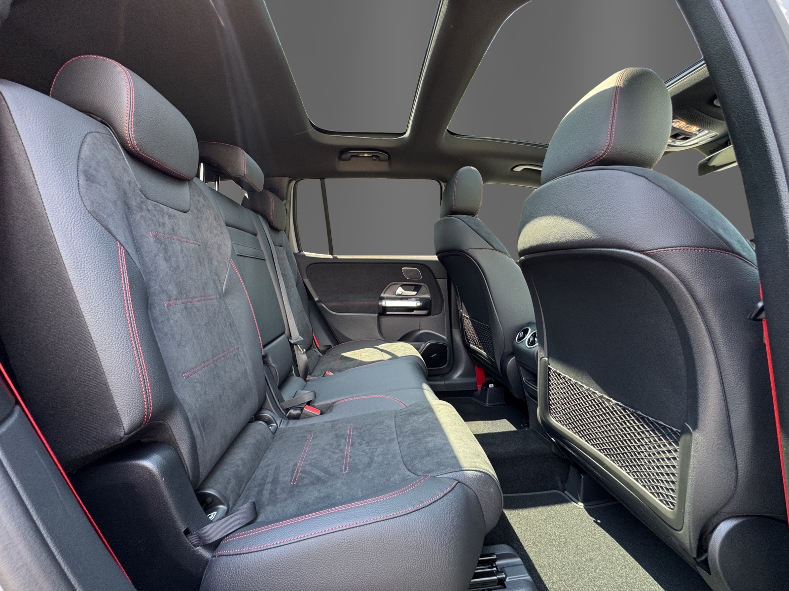 MERCEDES-BENZ GLB AMG 35 4Matic 8G-Tronic-image-18