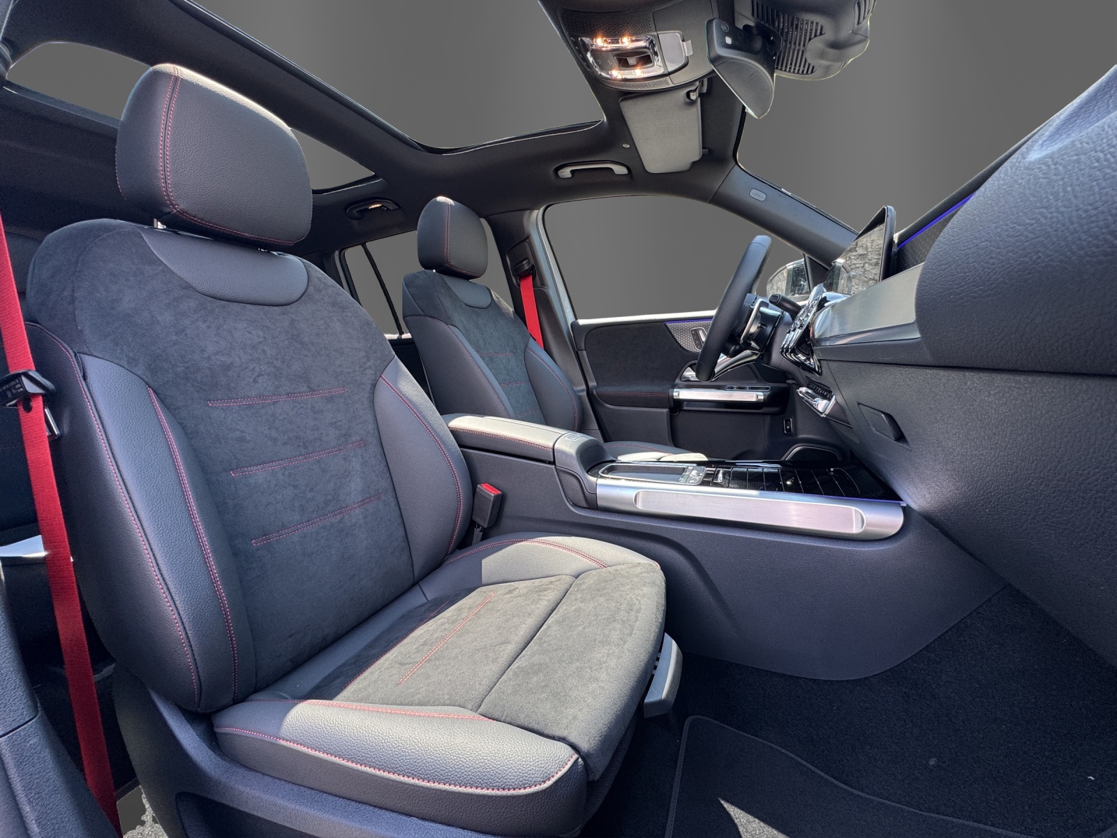 MERCEDES-BENZ GLB AMG 35 4Matic 8G-Tronic-image-17