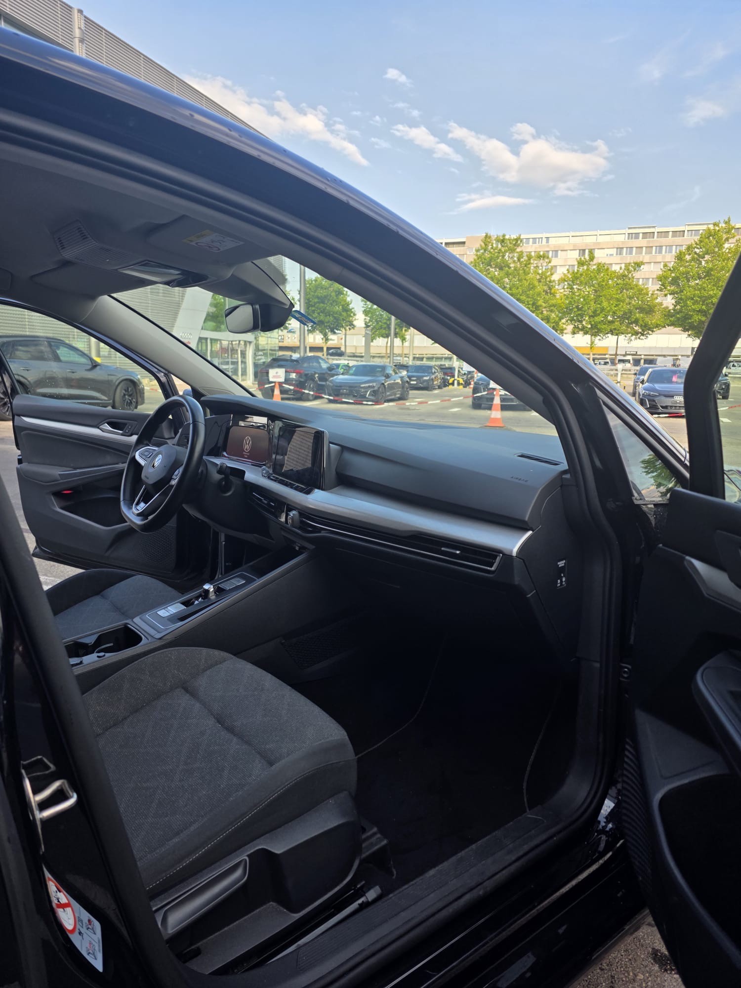 VW Golf 8 eTSI 1.0-image-7