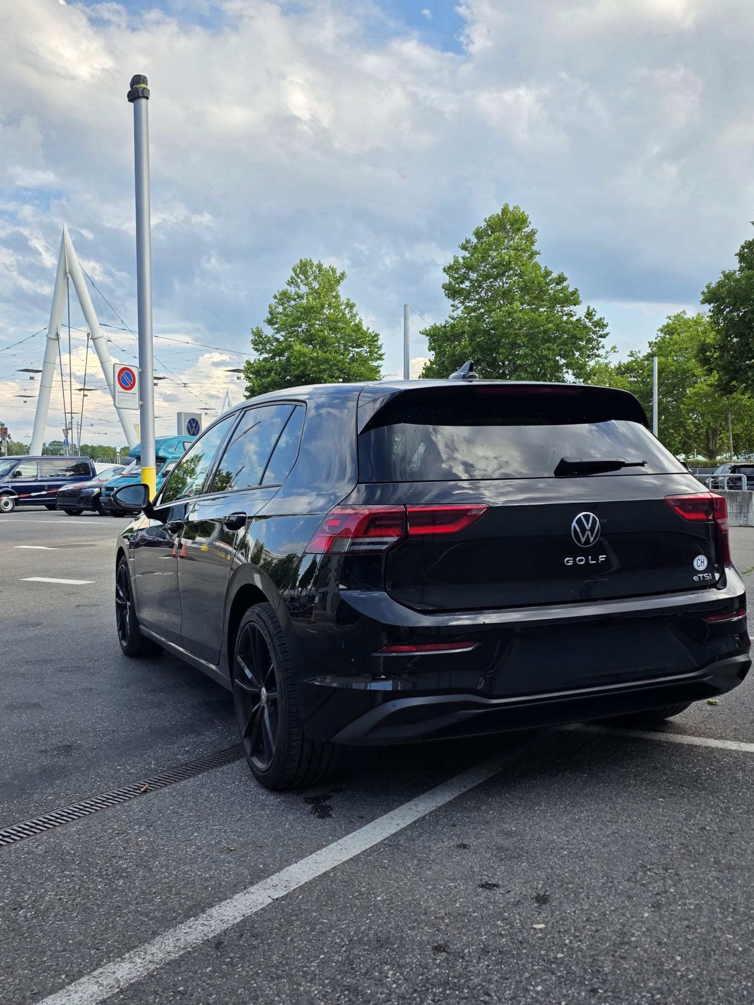 VW Golf 8 eTSI 1.0-image-4