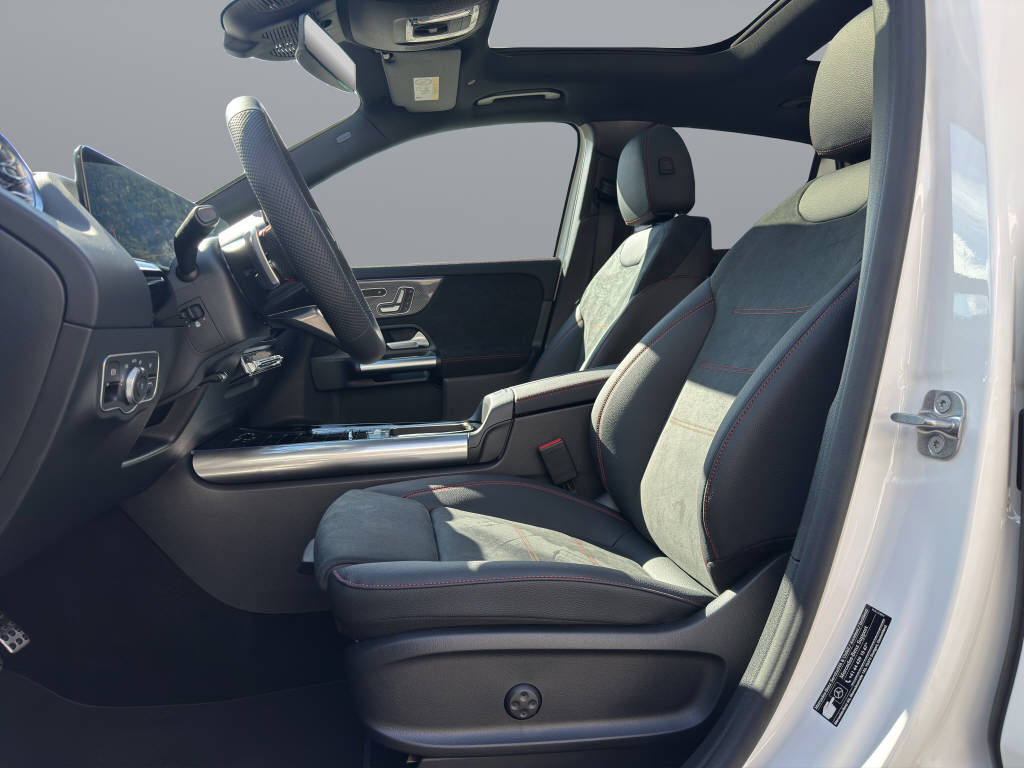 MERCEDES-BENZ GLA 250 Swiss Star AMG Line 4matic-image-7