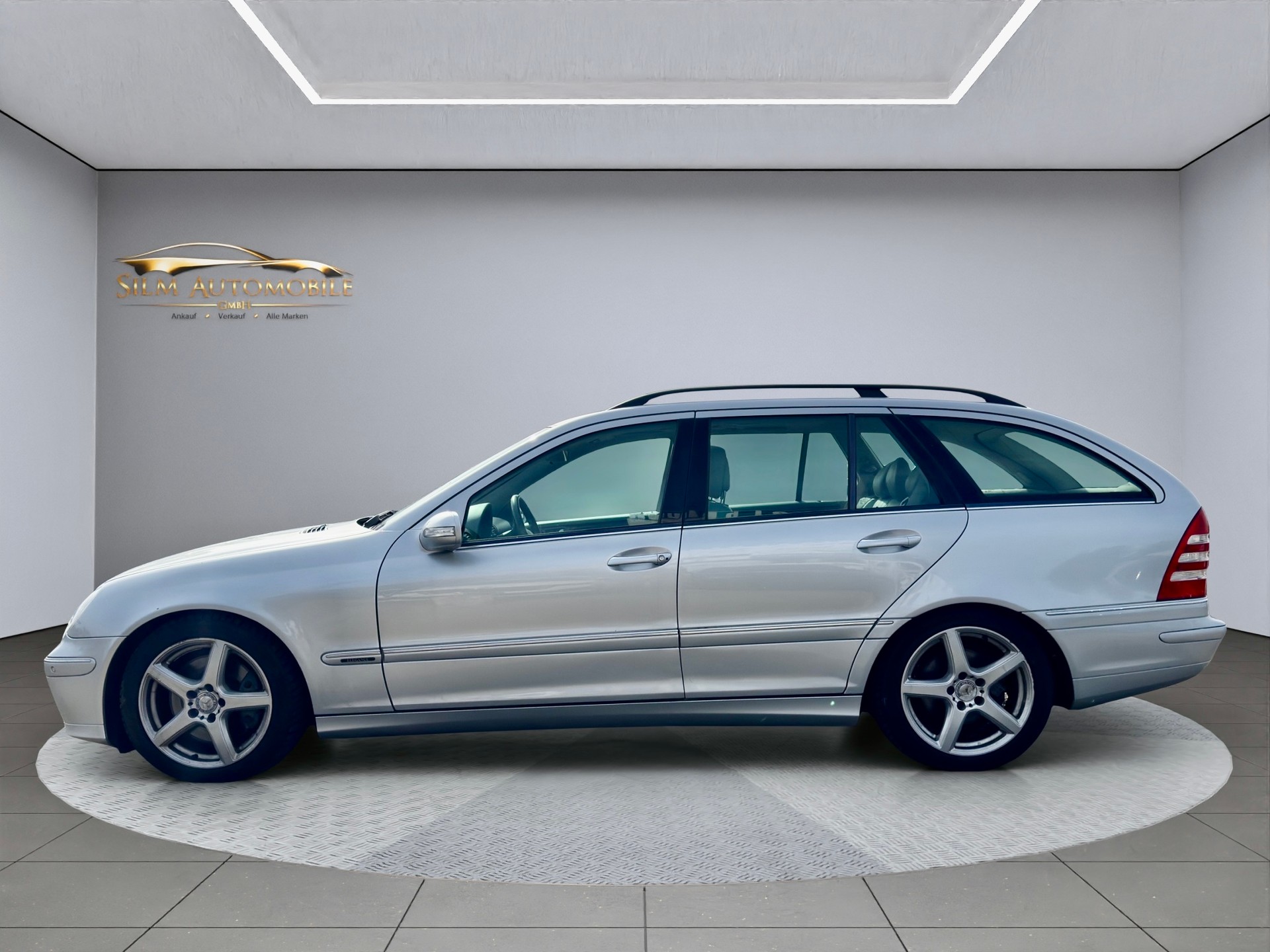 MERCEDES-BENZ C 320 CDI Elegance AMG Sport Edition-image-3