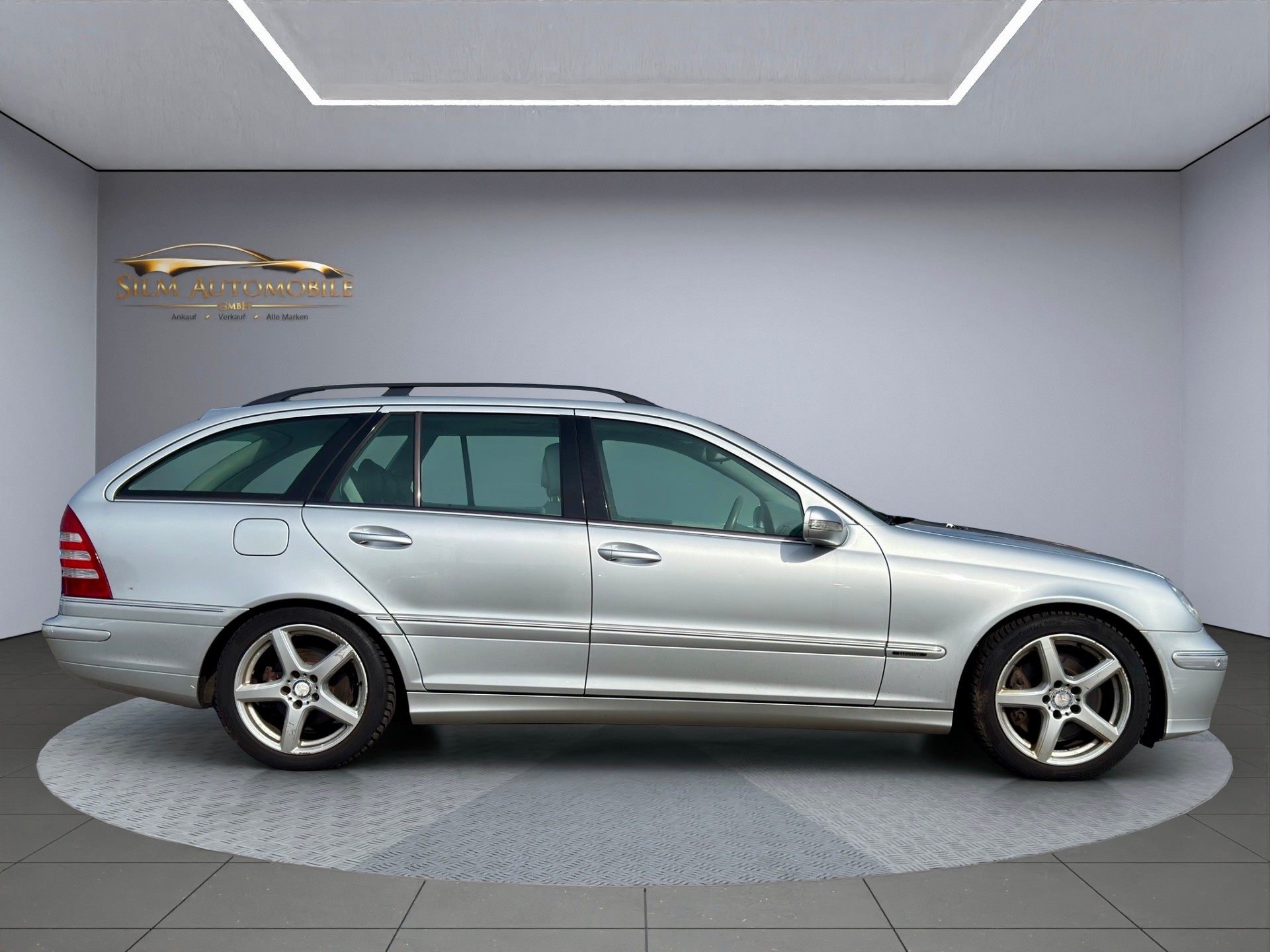 MERCEDES-BENZ C 320 CDI Elegance AMG Sport Edition-image-4