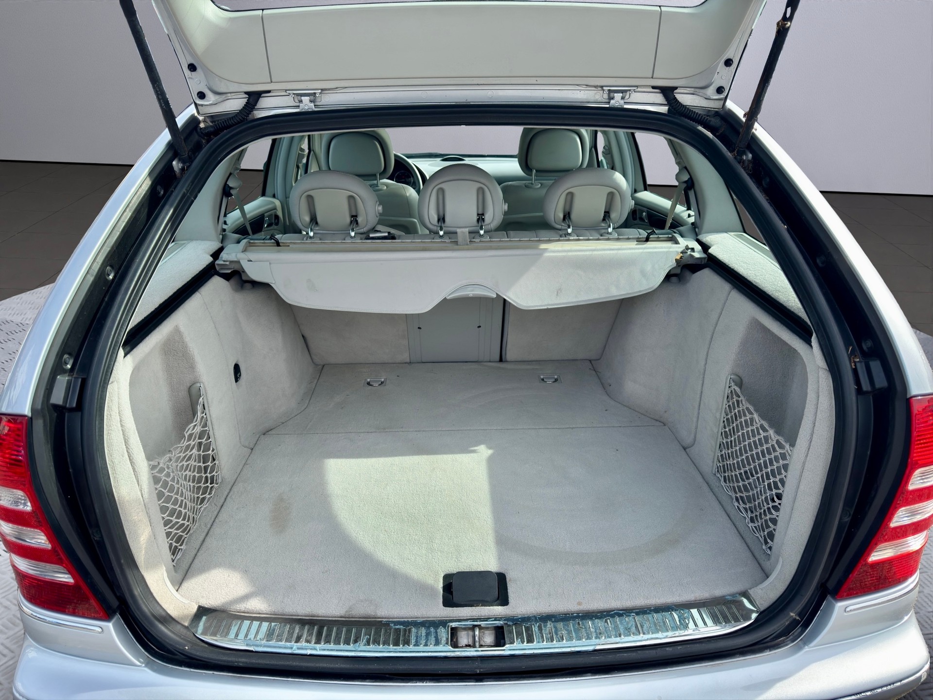 MERCEDES-BENZ C 320 CDI Elegance AMG Sport Edition-image-13
