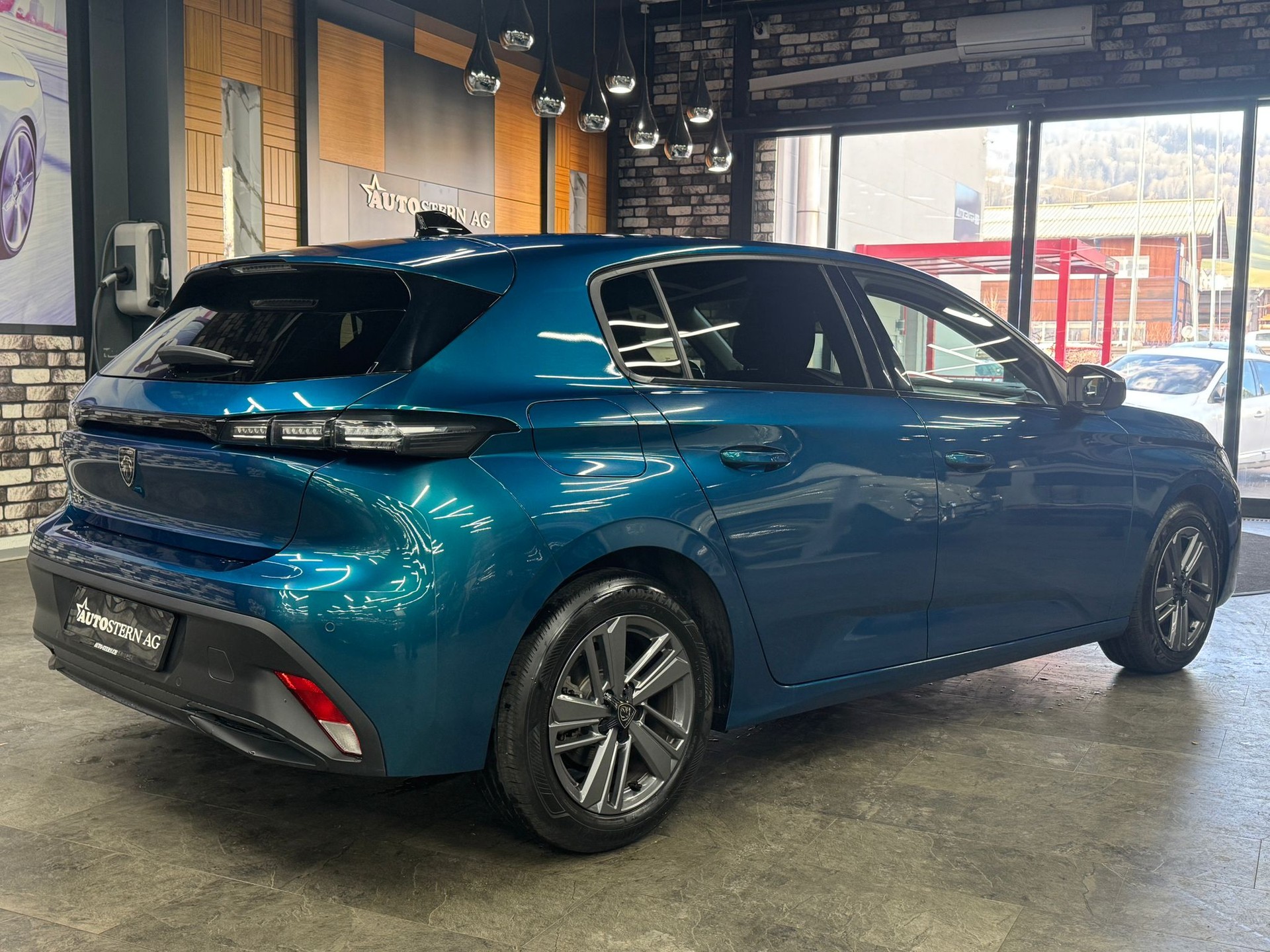 PEUGEOT 308 1.2i Style EAT8-image-3