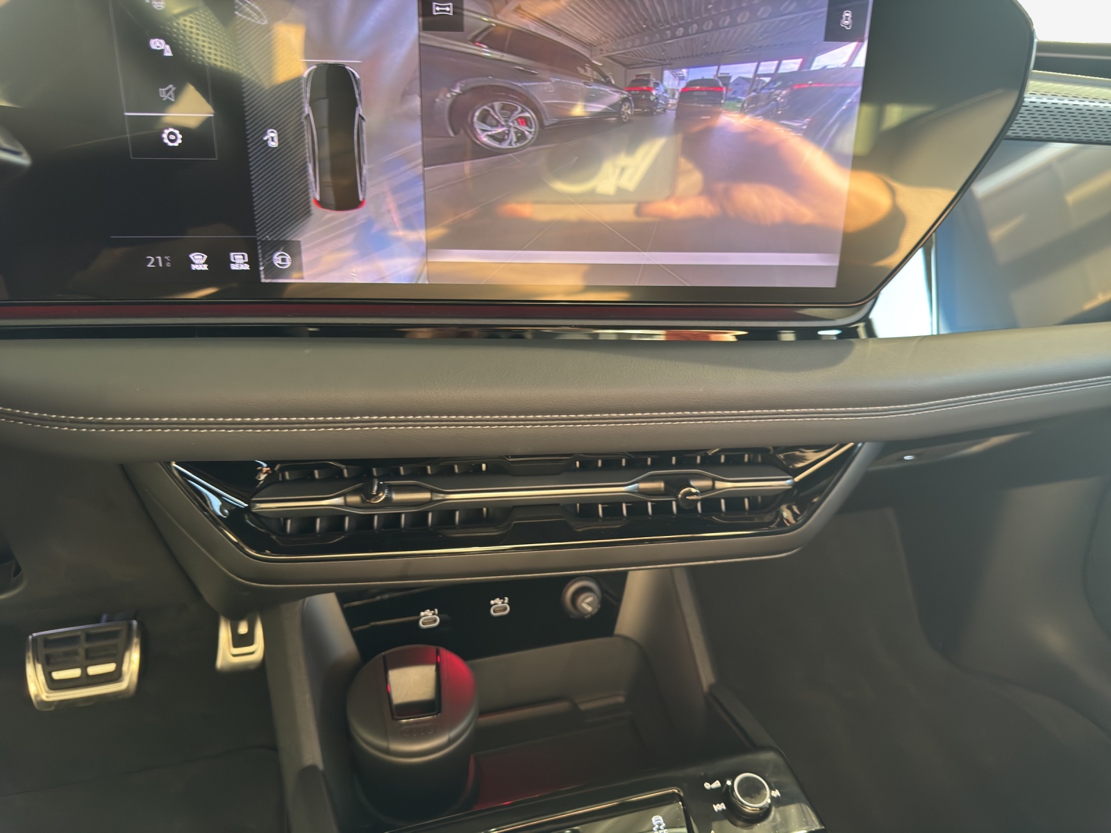AUDI A6 Avant e-tron quattro-image-10