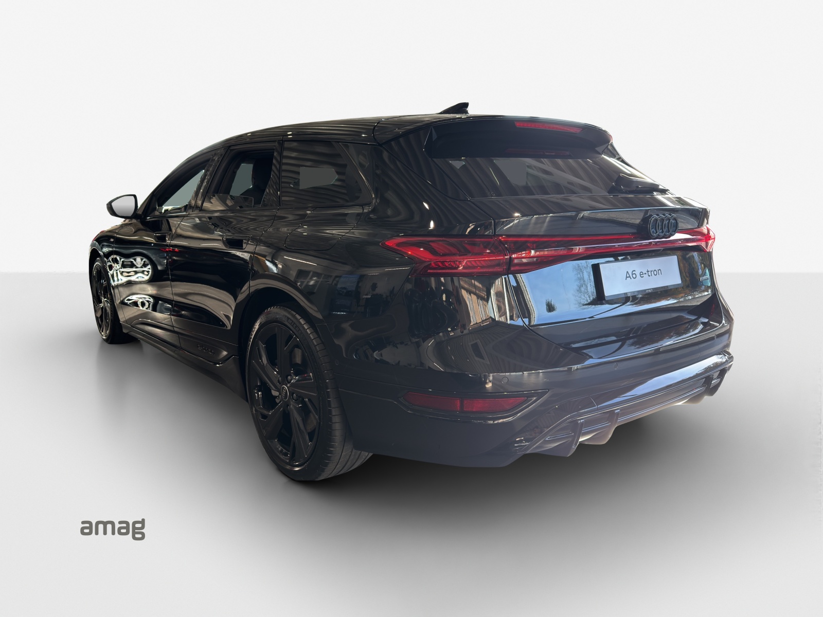 AUDI A6 Avant e-tron quattro-image-2