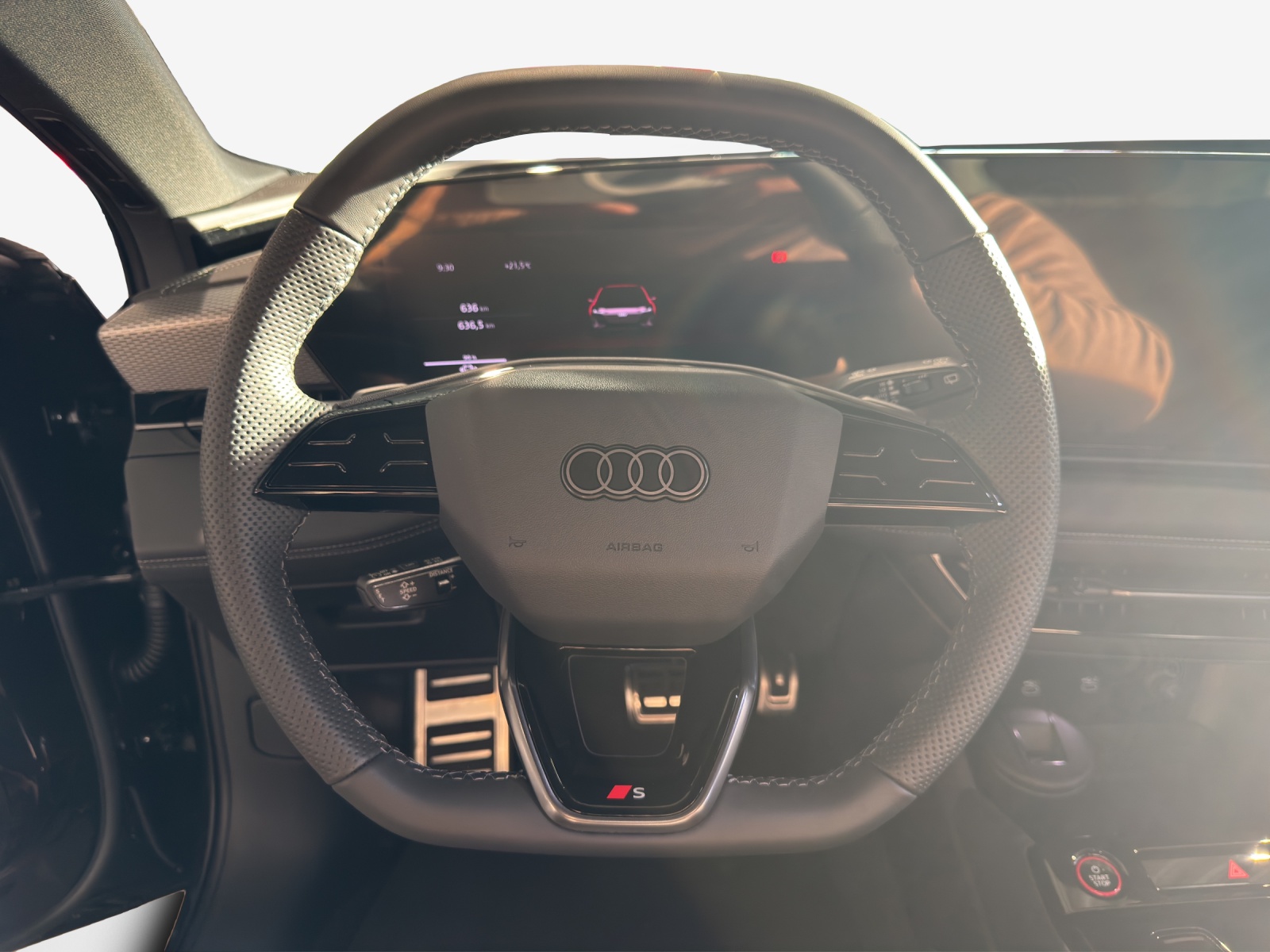 AUDI A6 Avant e-tron quattro-image-9