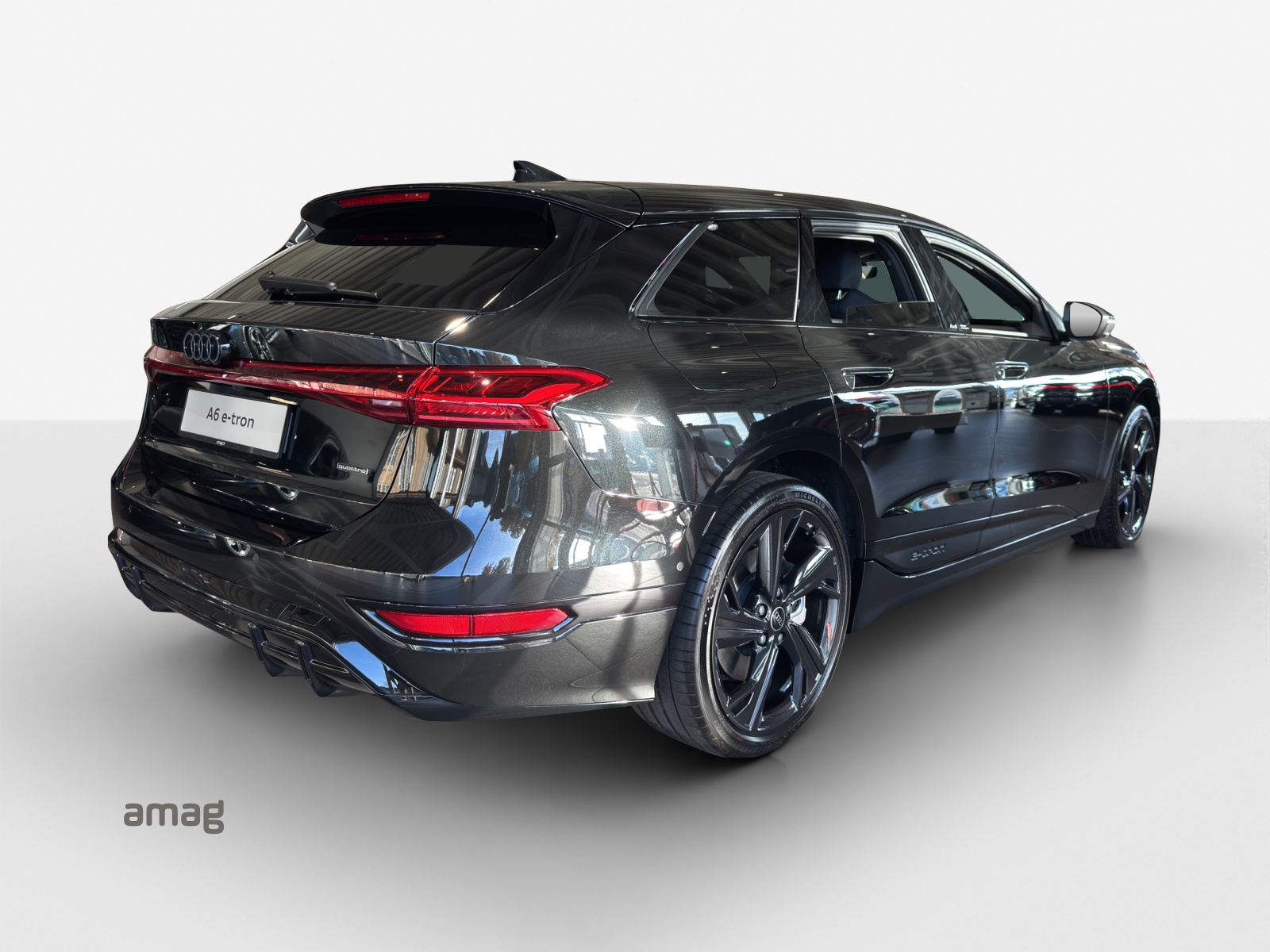 AUDI A6 Avant e-tron quattro-image-4