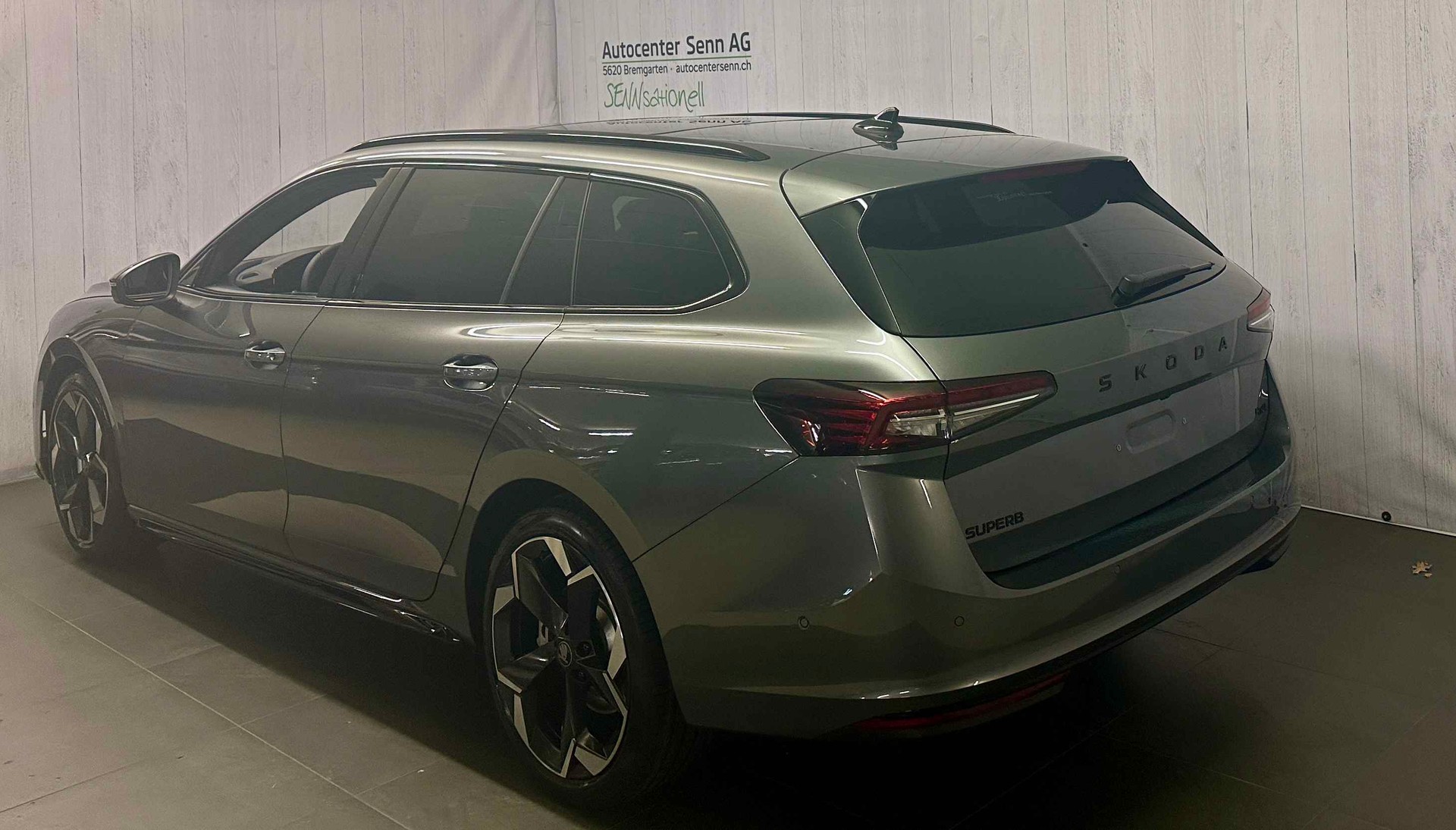SKODA Superb Combi 2.0 TSI Sportline 4x4 DSG-image-4