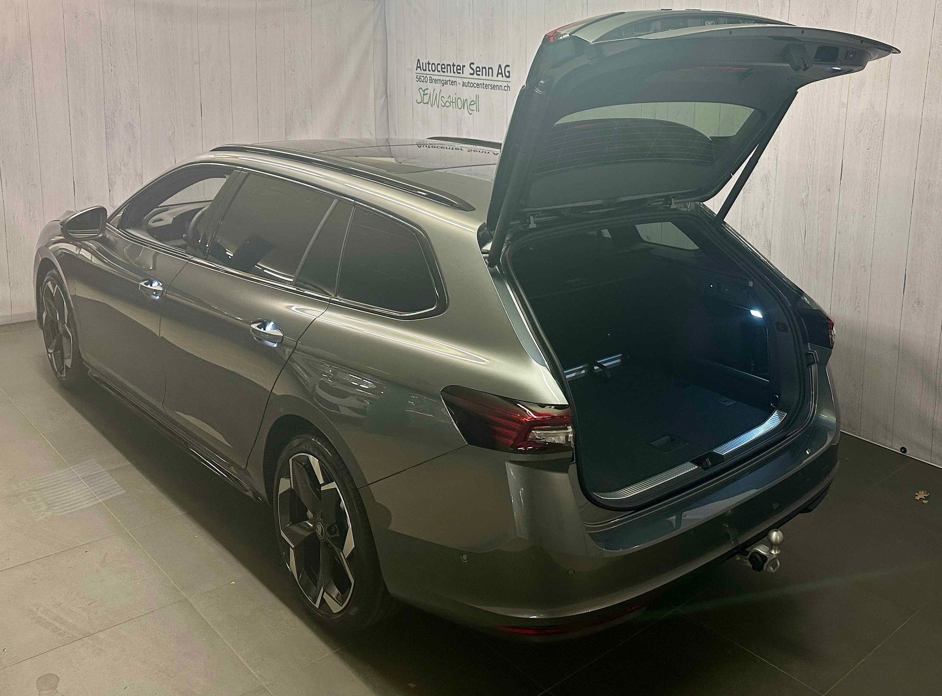 SKODA Superb Combi 2.0 TSI Sportline 4x4 DSG-image-17