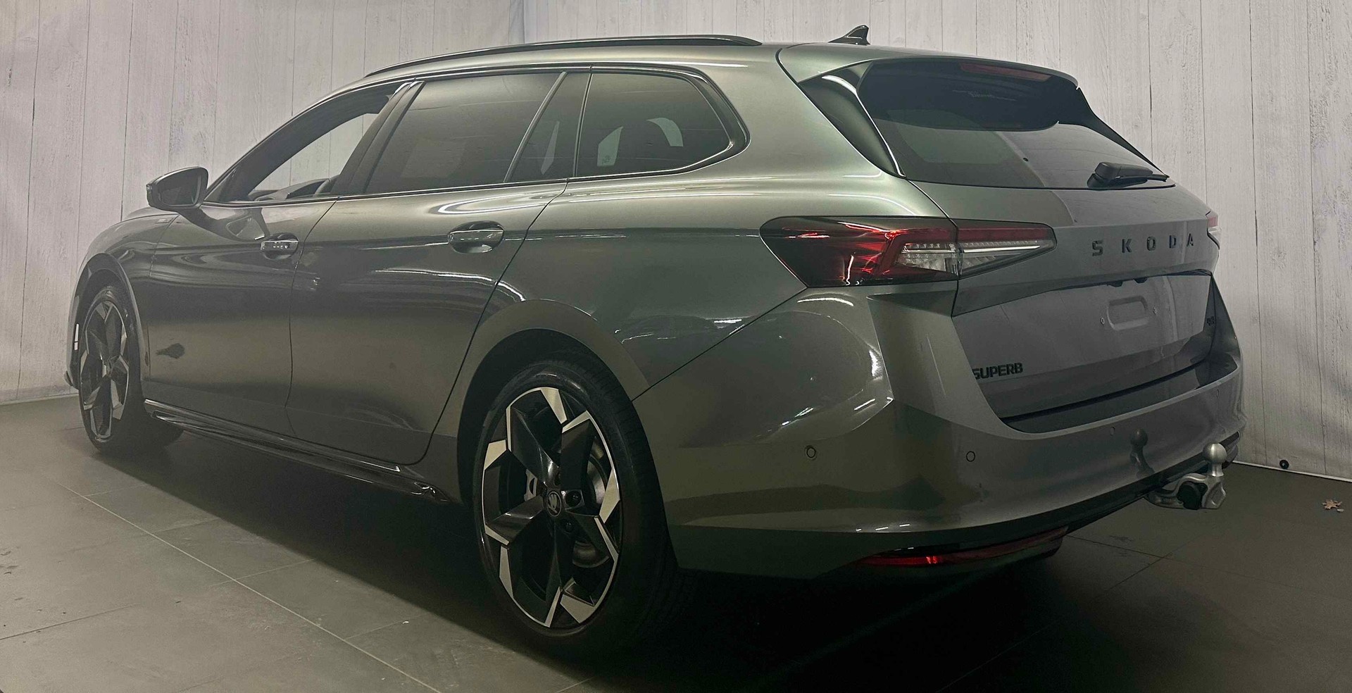 SKODA Superb Combi 2.0 TSI Sportline 4x4 DSG-image-6
