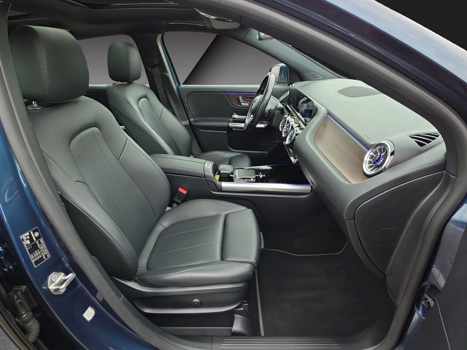 MERCEDES-BENZ GLA 200d 4Matic Progressive 8G-DCT-image-15