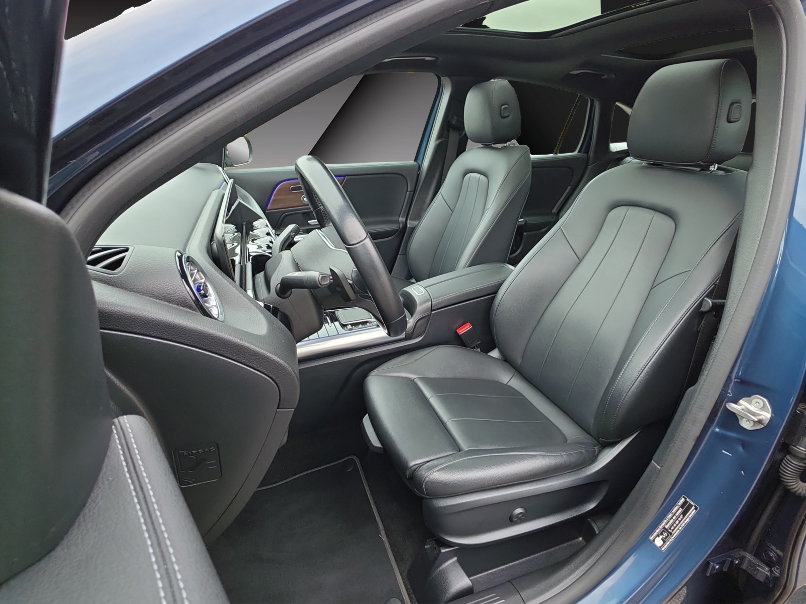 MERCEDES-BENZ GLA 200d 4Matic Progressive 8G-DCT-image-13