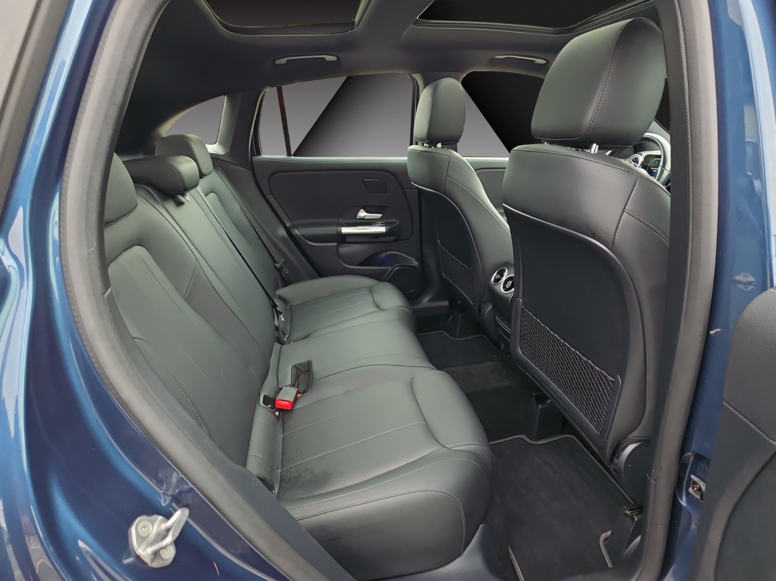MERCEDES-BENZ GLA 200d 4Matic Progressive 8G-DCT-image-16