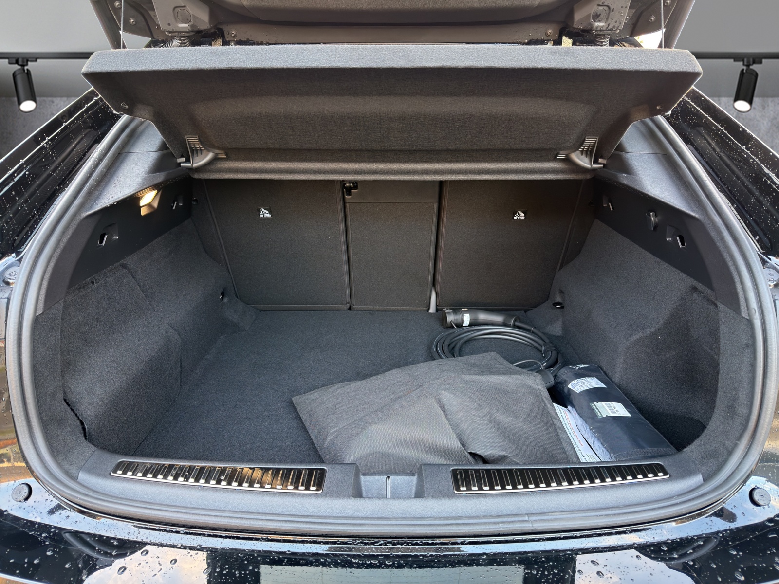 RENAULT Rafale 1.2 E-Tech Plug-in Hybrid 300 4x4 Atelier Alpine-image-11