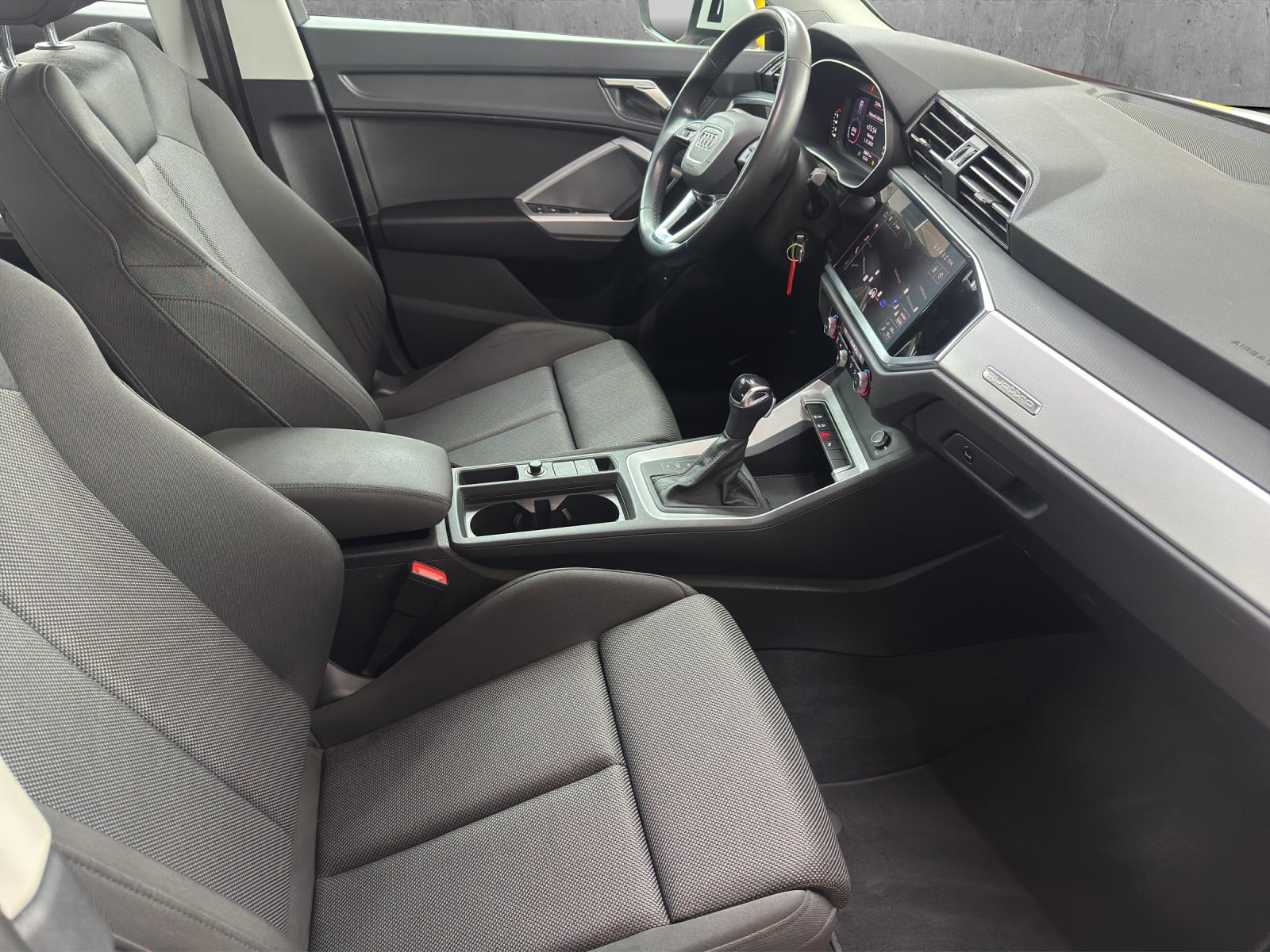 AUDI Q3 35 TDI quattro S-tronic-image-7