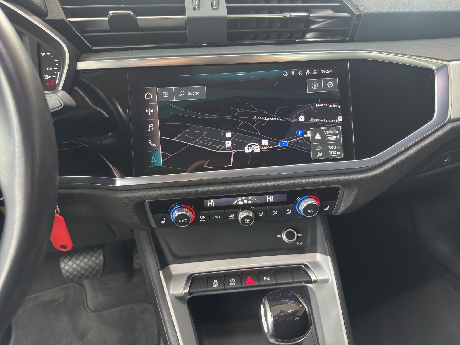 AUDI Q3 35 TDI quattro S-tronic-image-10