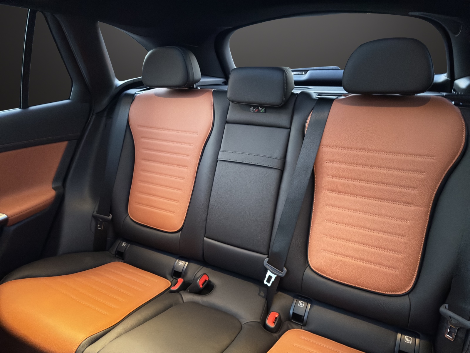 MERCEDES-BENZ GLC 300 4Matic 9G-Tronic-image-14
