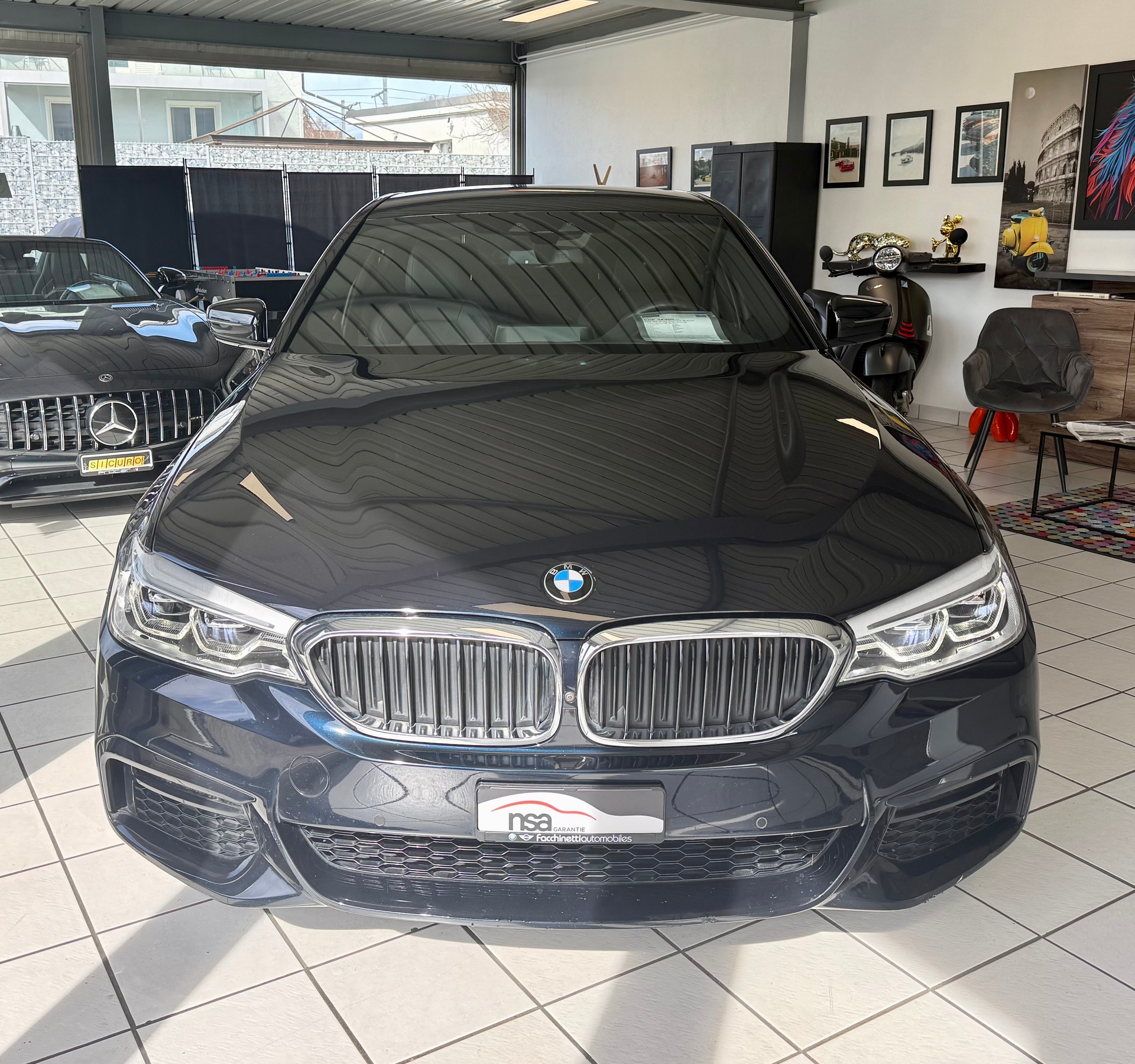 BMW 540i xDrive Steptronic M Sport-showroom-element-1