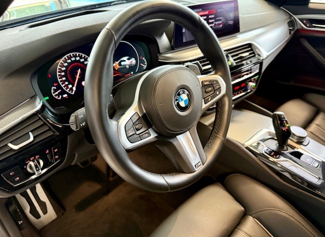 BMW 540i xDrive Steptronic M Sport-image-11