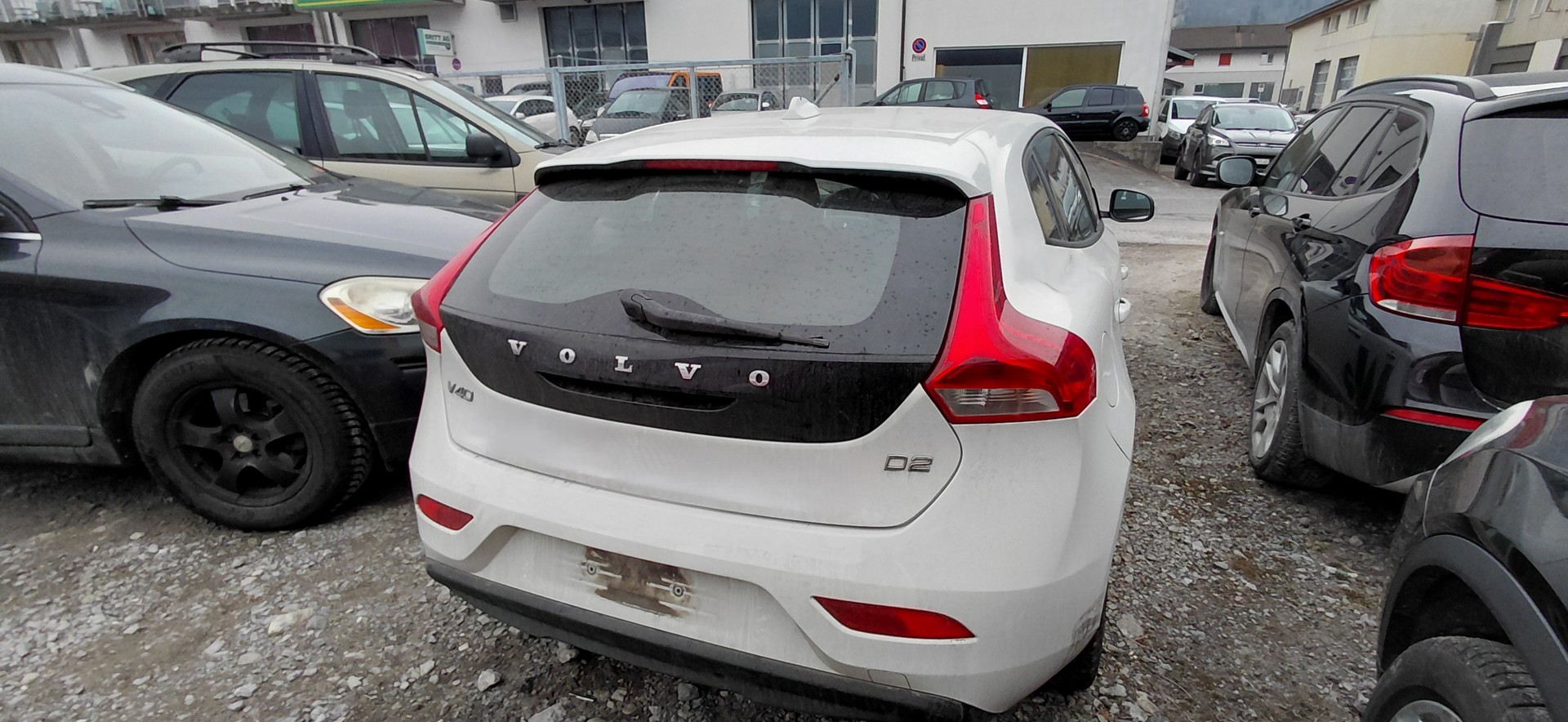 VOLVO V40 D2 Kinetic-image-1
