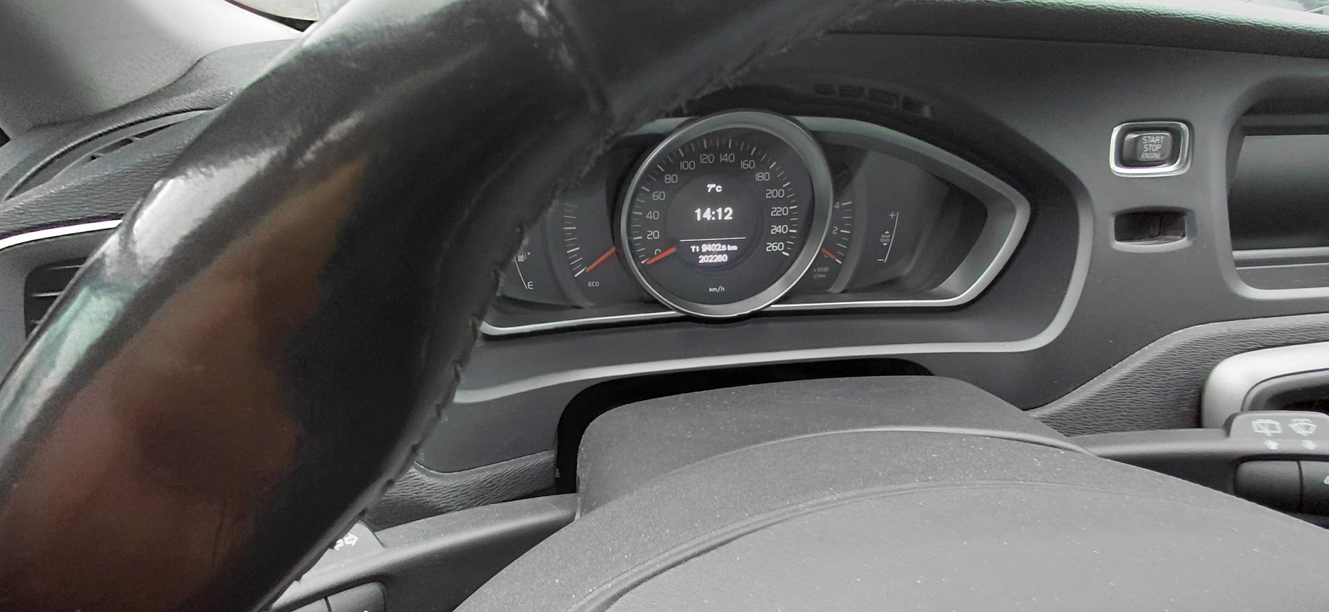 VOLVO V40 D2 Kinetic-image-6