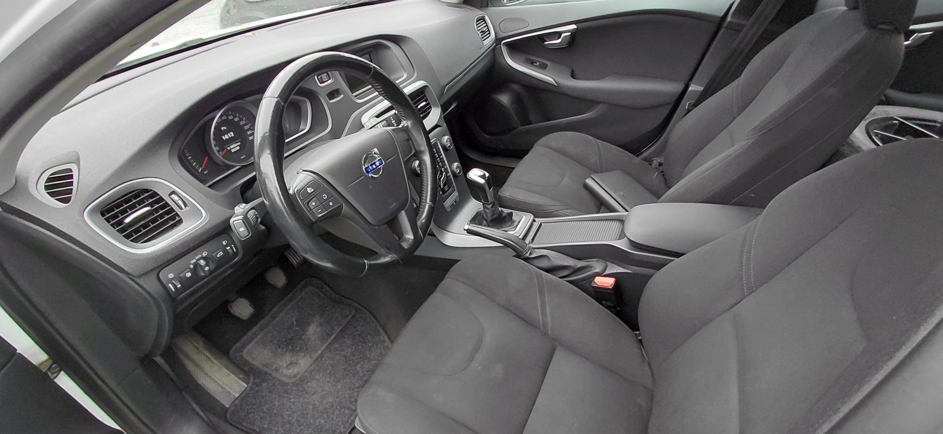 VOLVO V40 D2 Kinetic-image-5