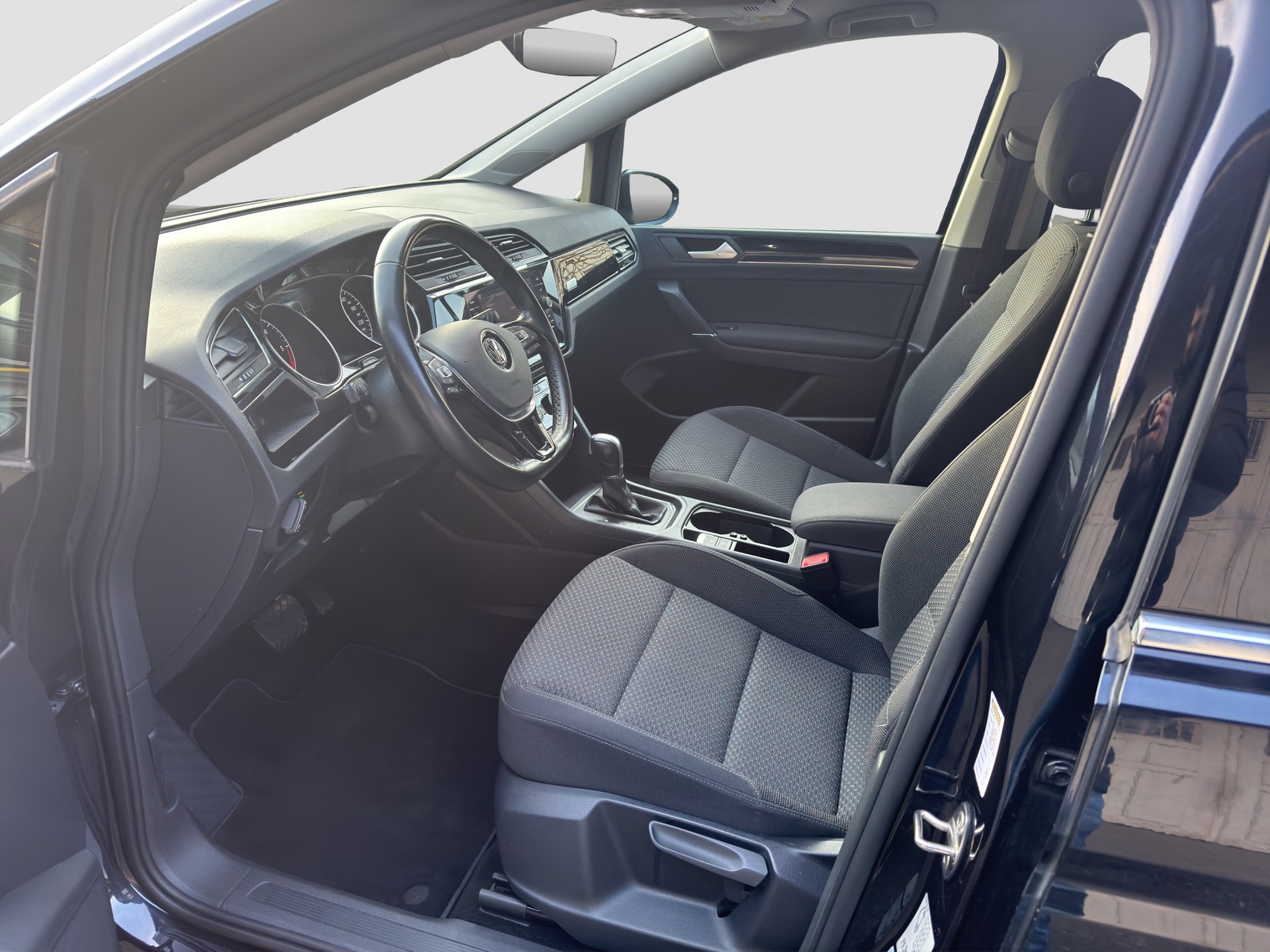 VW Touran 2.0 TDI BlueMotion Technology Comfortline DSG-image-9