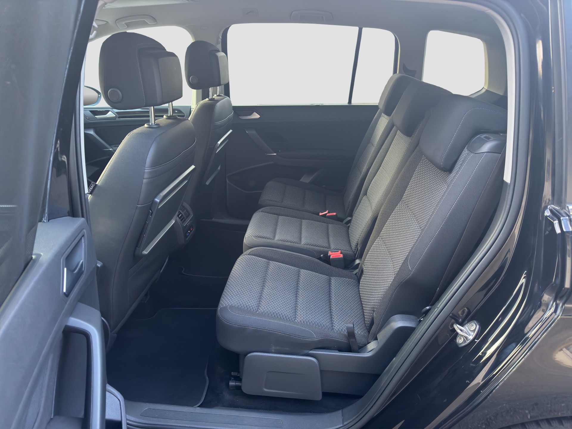 VW Touran 2.0 TDI BlueMotion Technology Comfortline DSG-image-10