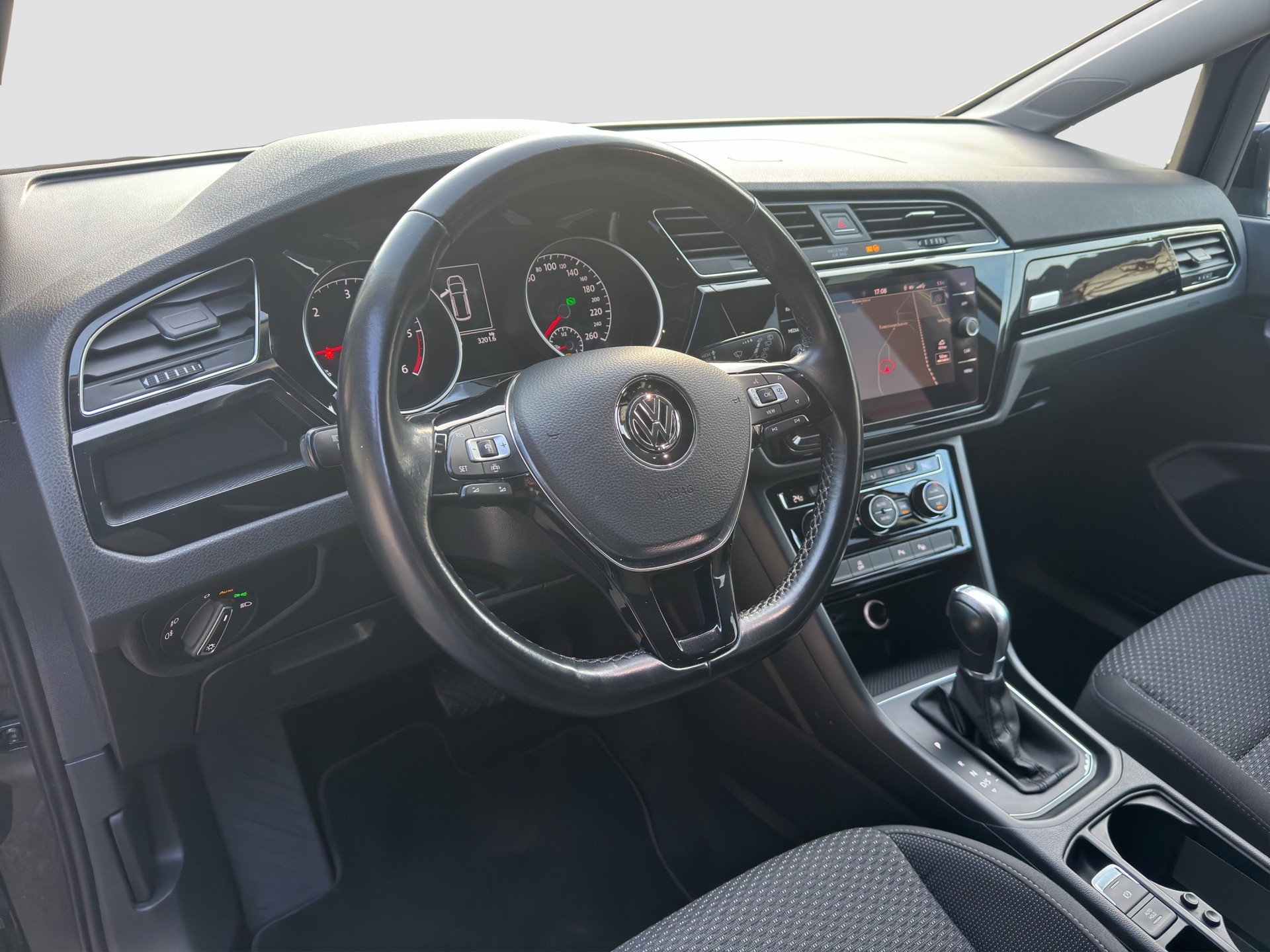 VW Touran 2.0 TDI BlueMotion Technology Comfortline DSG-image-8