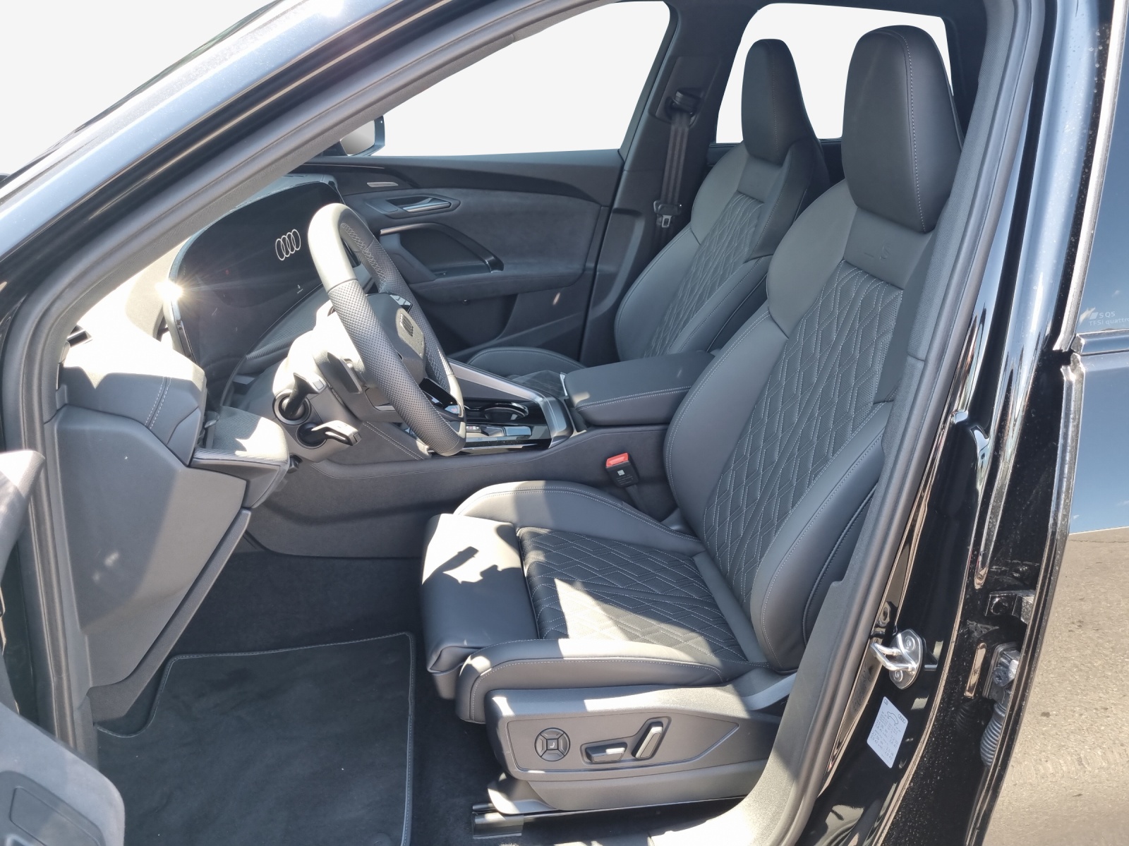 AUDI SQ5 TFSI quattro S-tronic-image-7