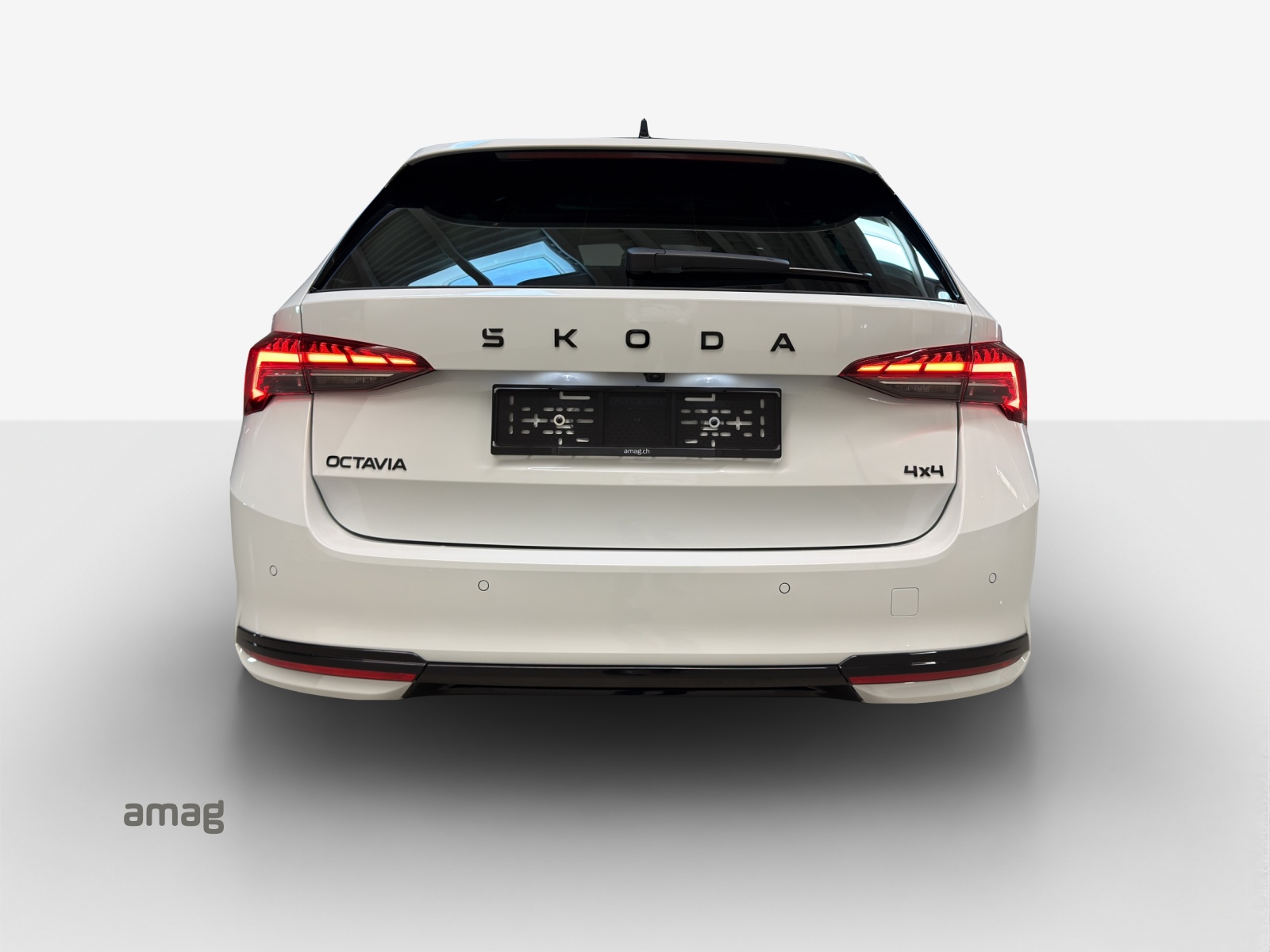SKODA Octavia Combi 2.0 TSI DSG Dynamic 4x4-image-3